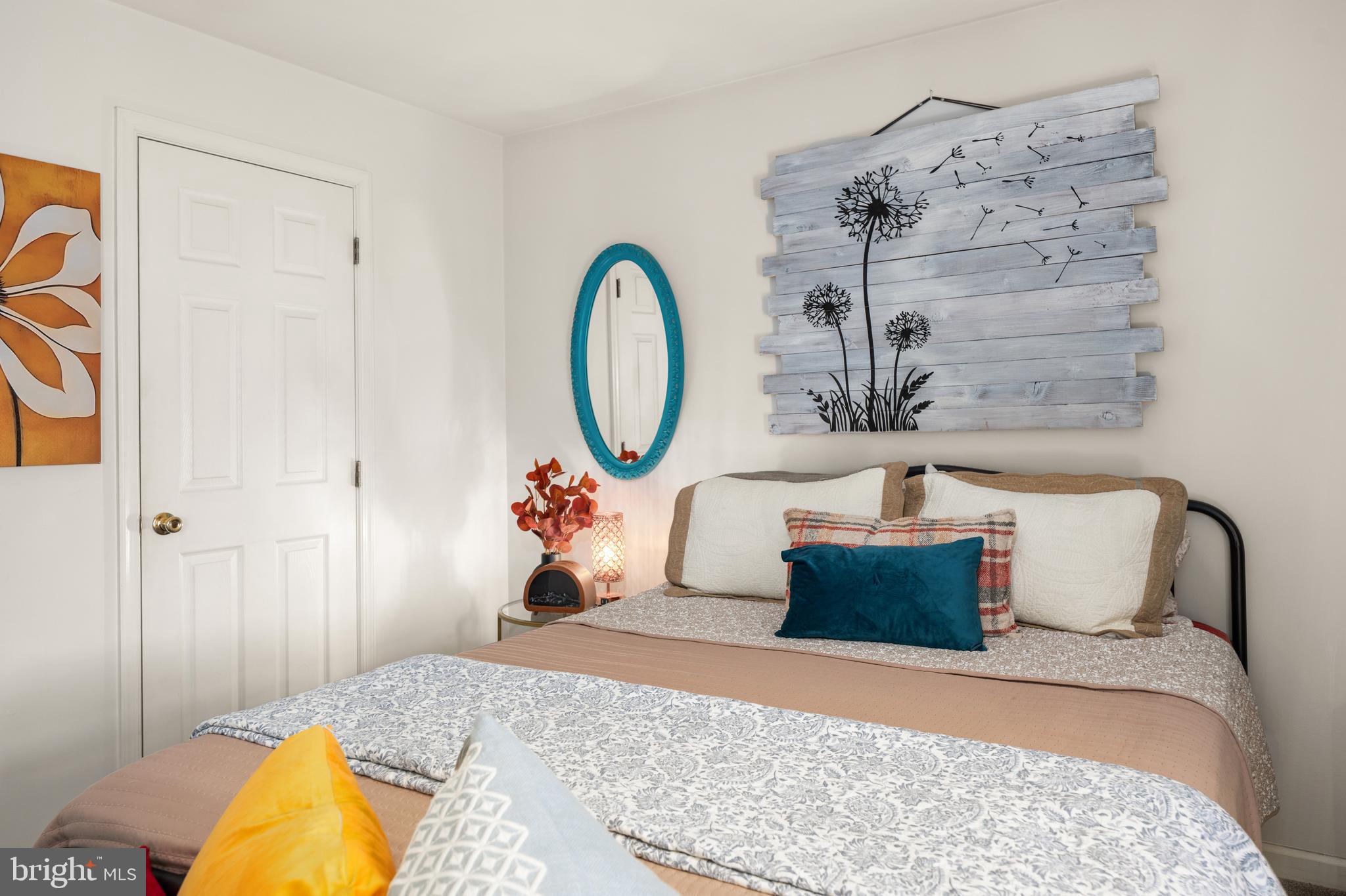 SANIBEL VILLAGE - Residential