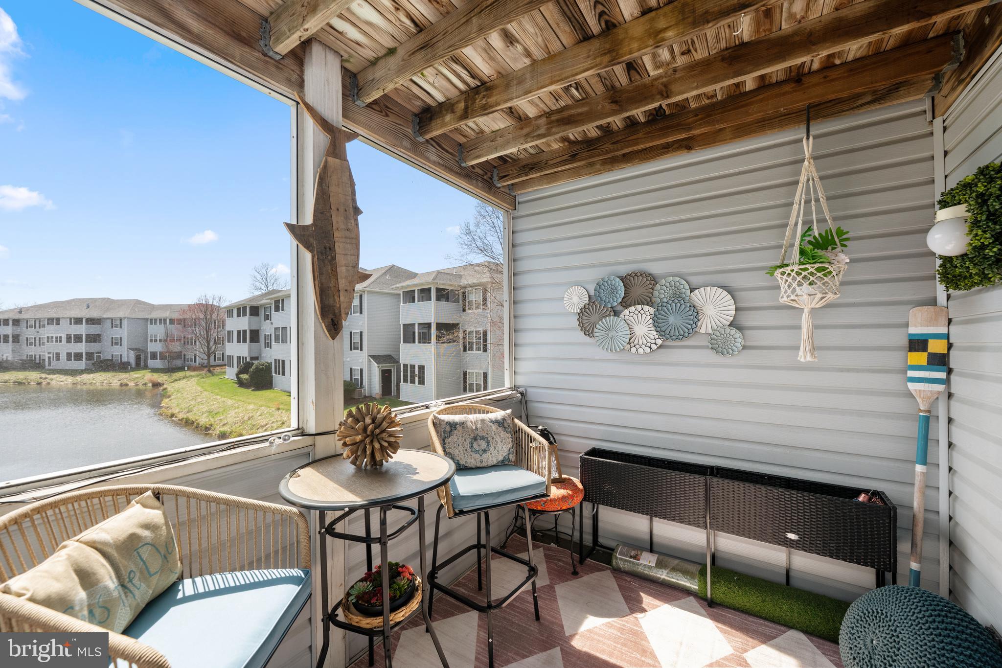 SANIBEL VILLAGE - Residential