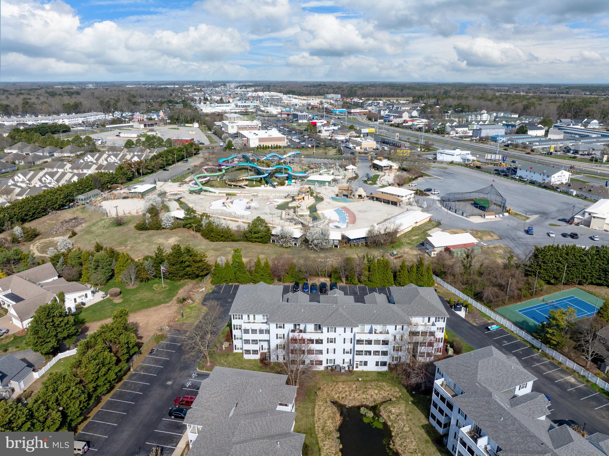 SANIBEL VILLAGE - Residential