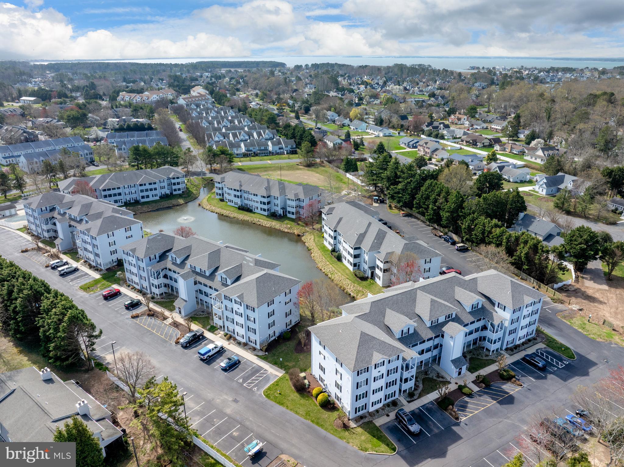 SANIBEL VILLAGE - Residential