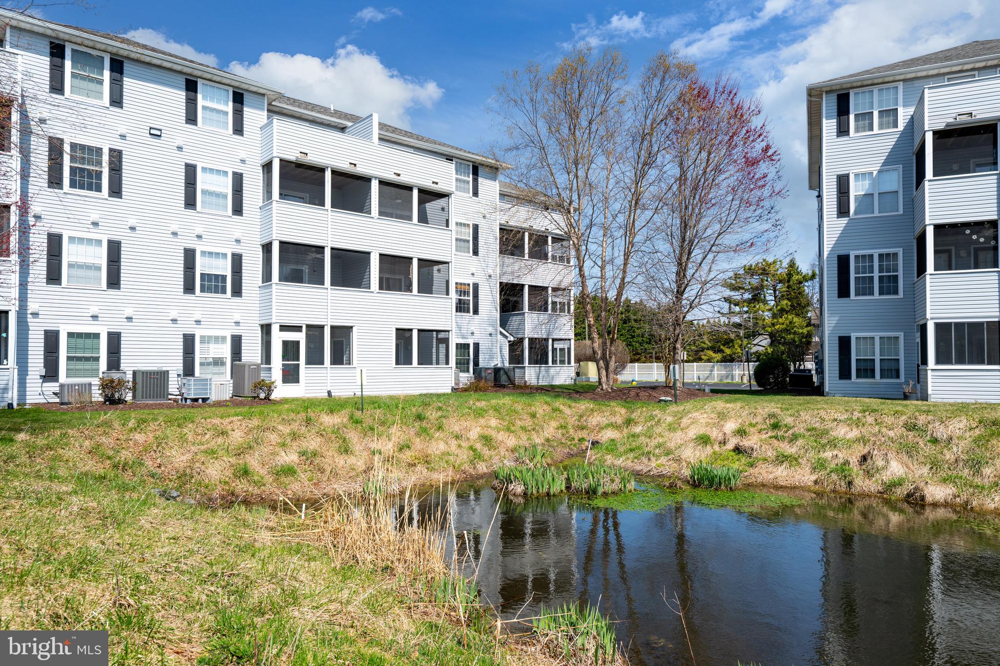 SANIBEL VILLAGE - Residential