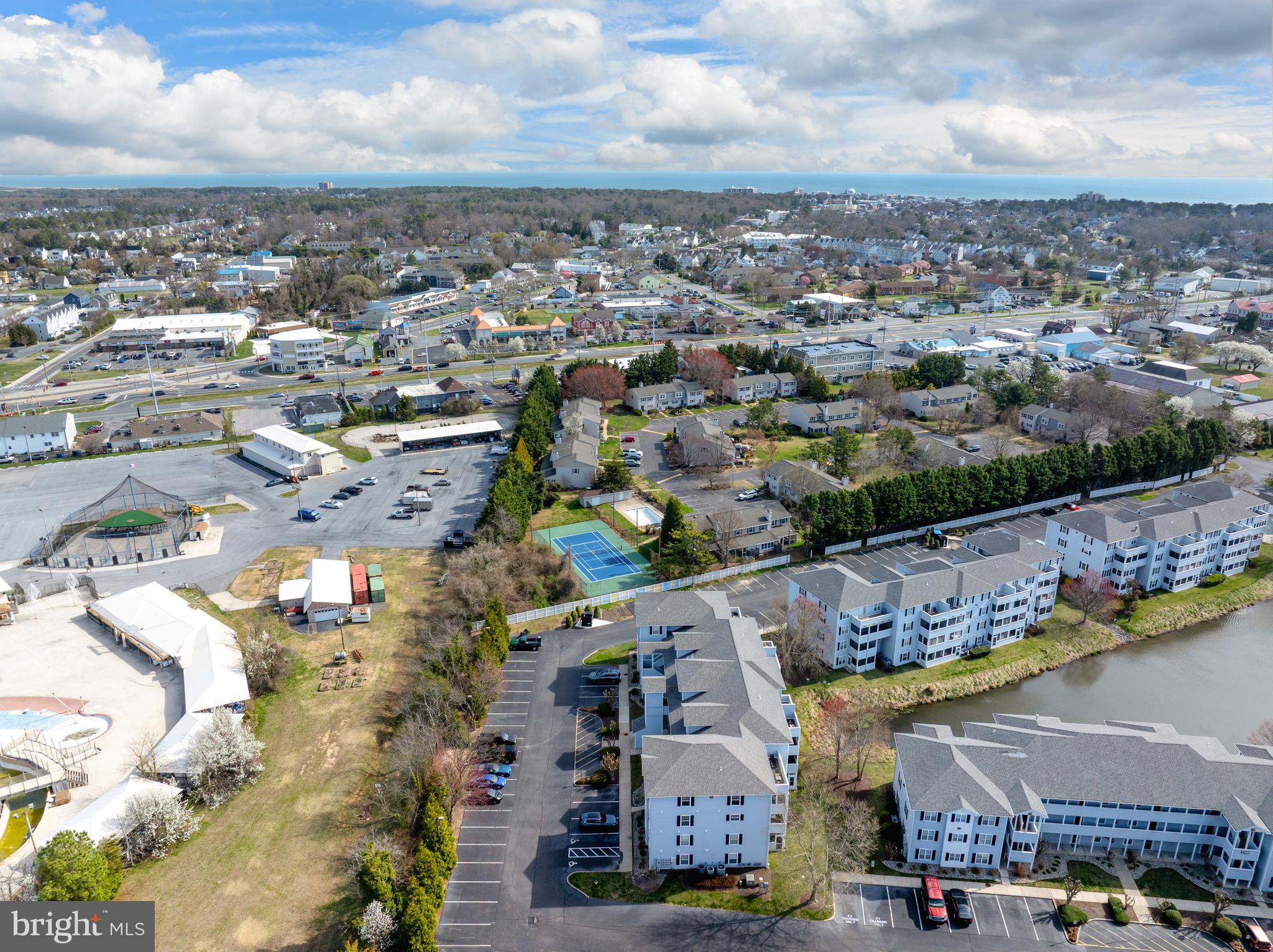 SANIBEL VILLAGE - Residential