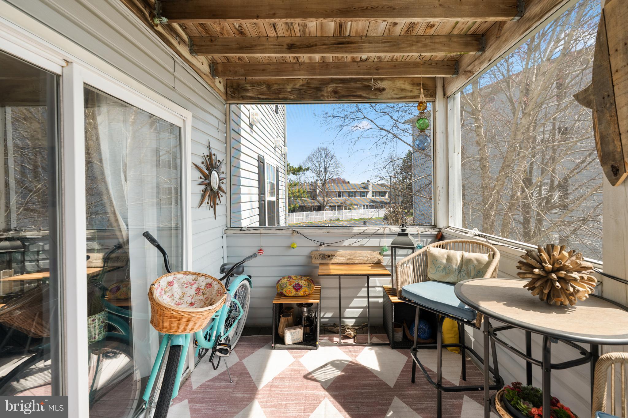 SANIBEL VILLAGE - Residential