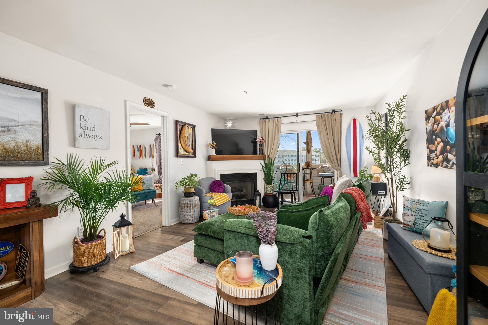 SANIBEL VILLAGE - Residential