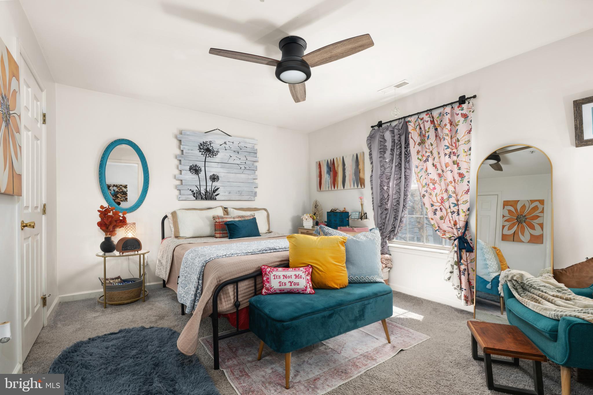 SANIBEL VILLAGE - Residential