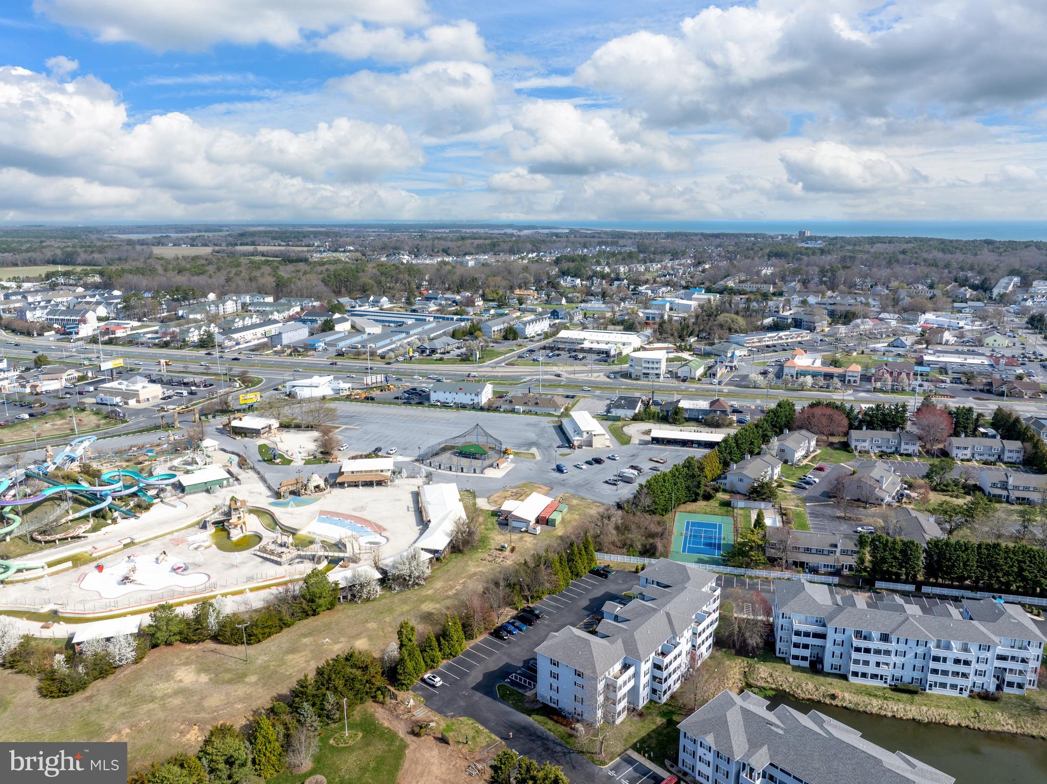 SANIBEL VILLAGE - Residential