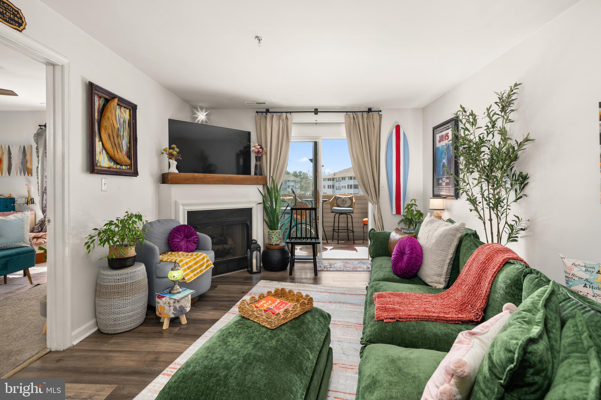 SANIBEL VILLAGE - Residential