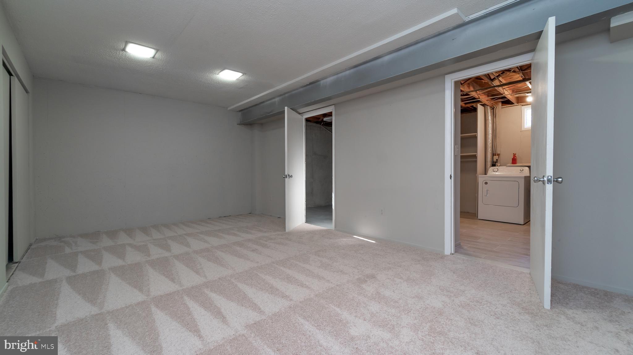 SELLMAN ESTATES - Residential