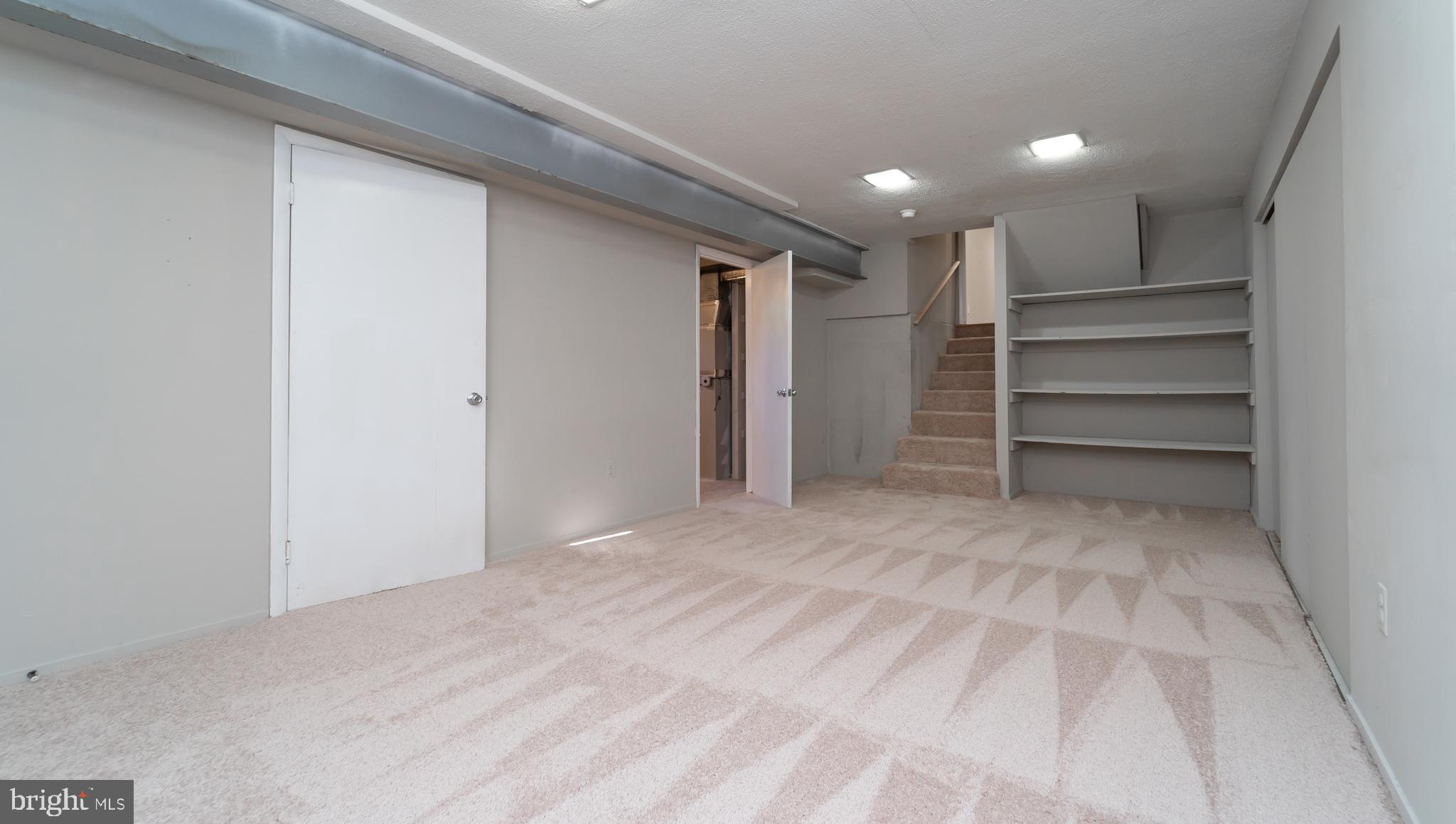 SELLMAN ESTATES - Residential