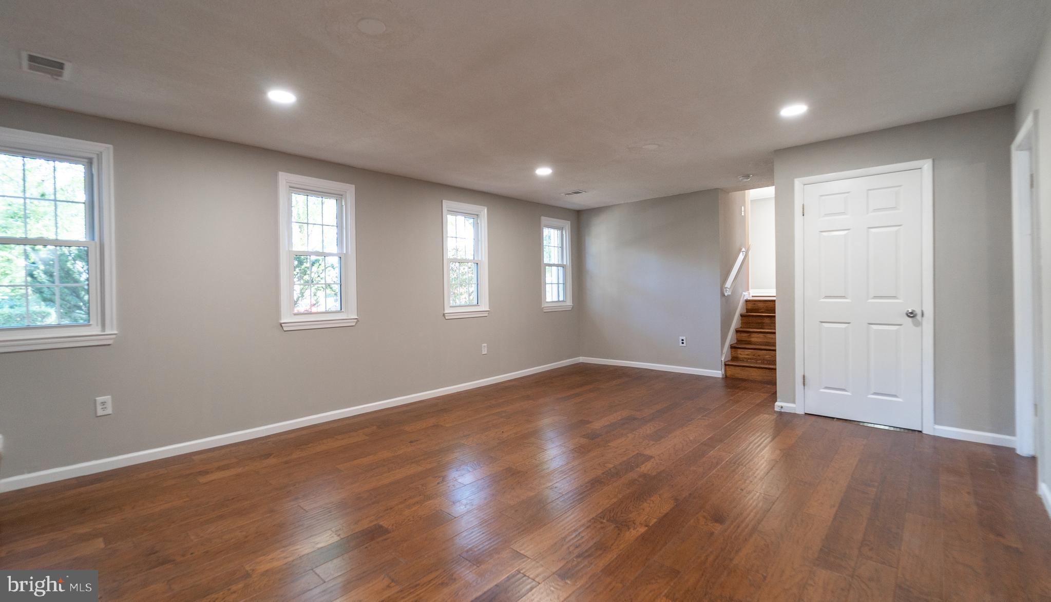 SELLMAN ESTATES - Residential