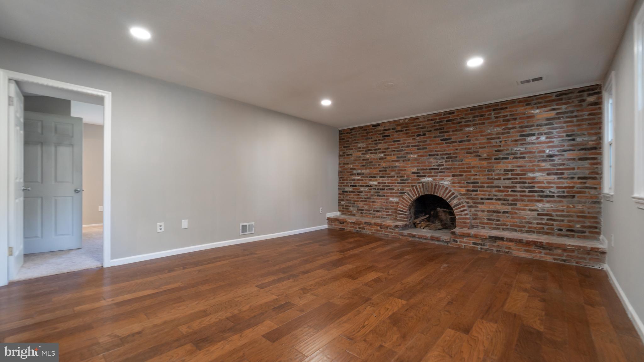 SELLMAN ESTATES - Residential