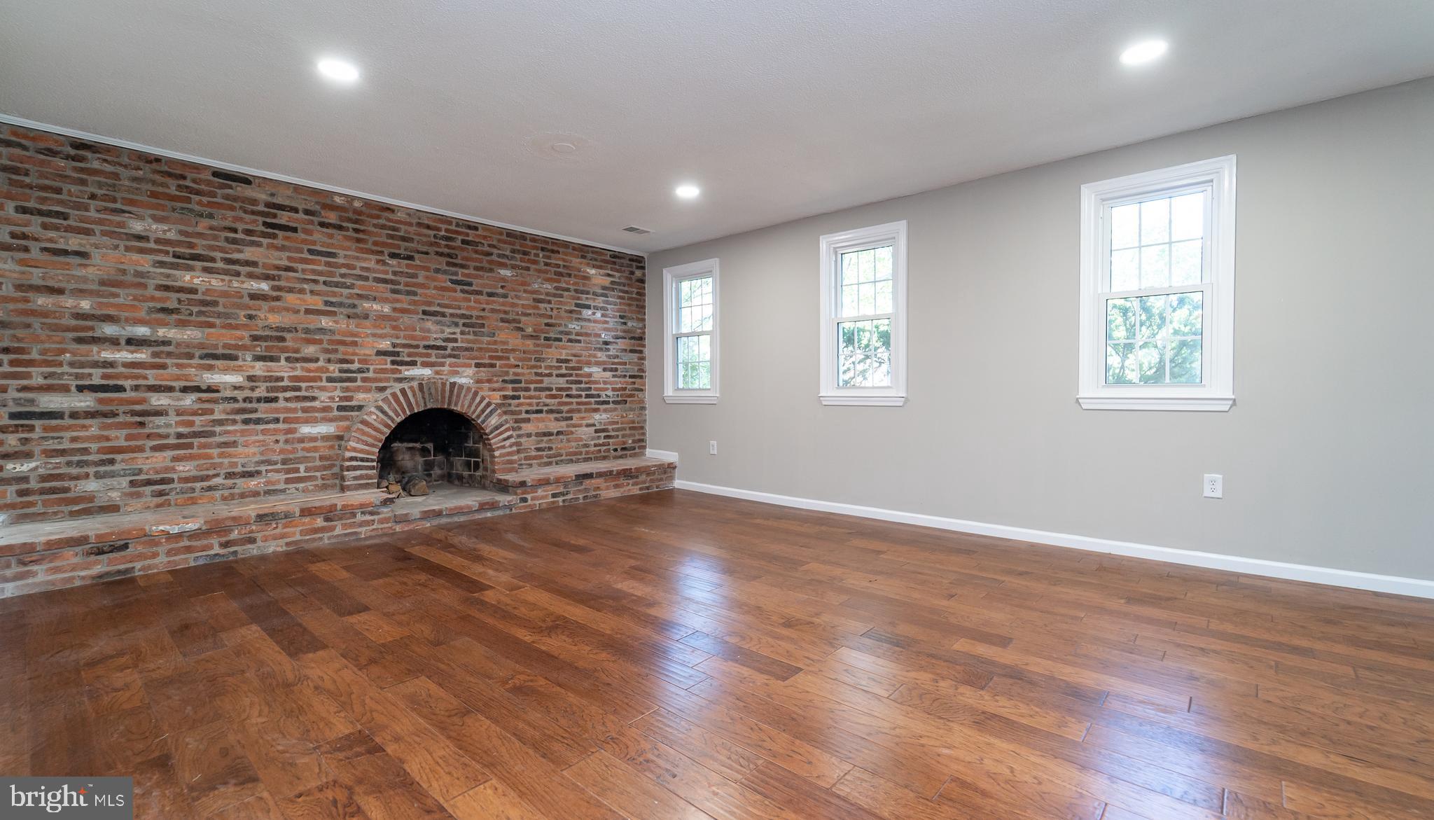 SELLMAN ESTATES - Residential