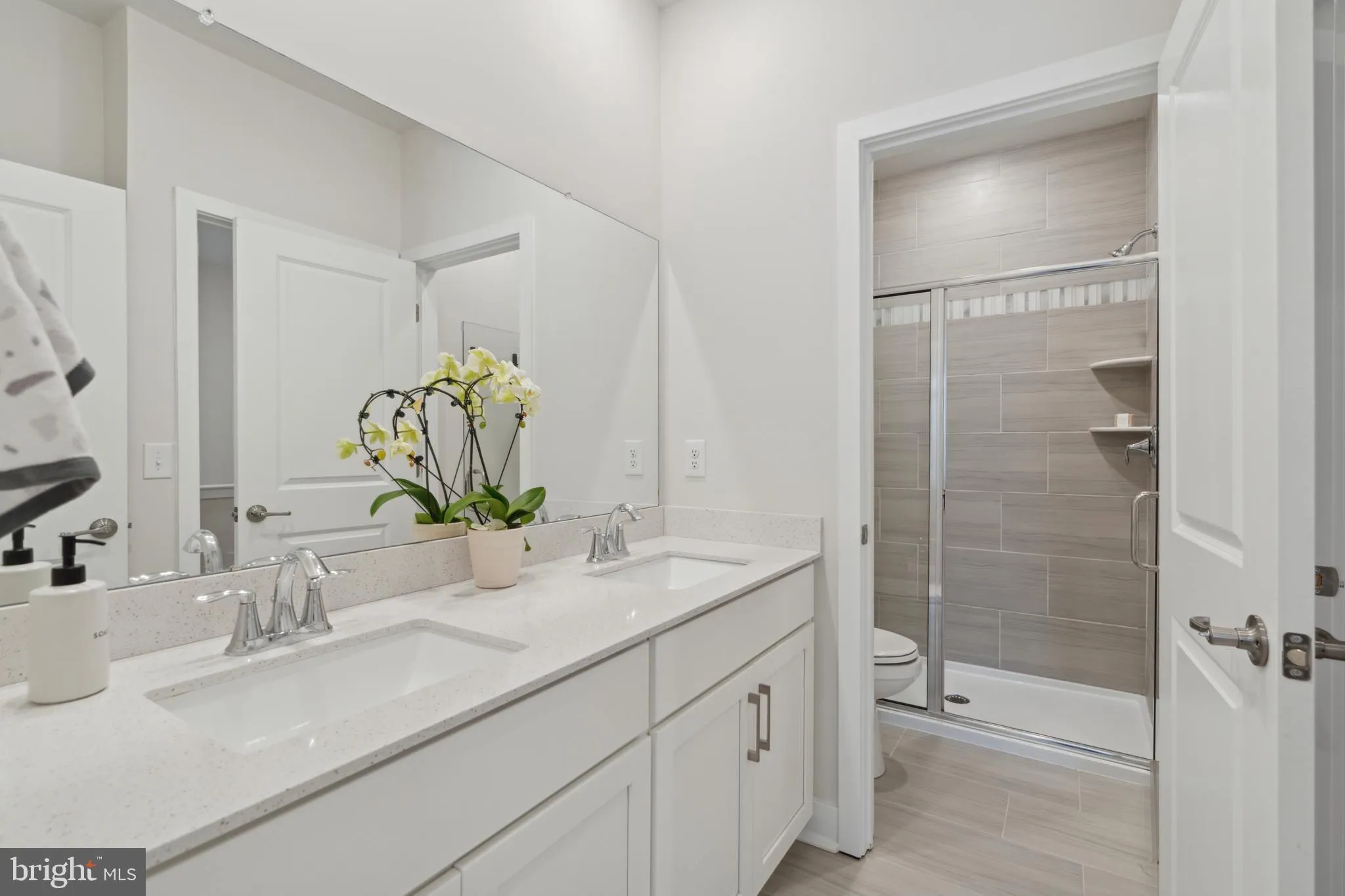 Phoenixville, Pennsylvania 19460, United States, 2 Bedrooms Bedrooms, ,2 BathroomsBathrooms,Residential,Active,76733