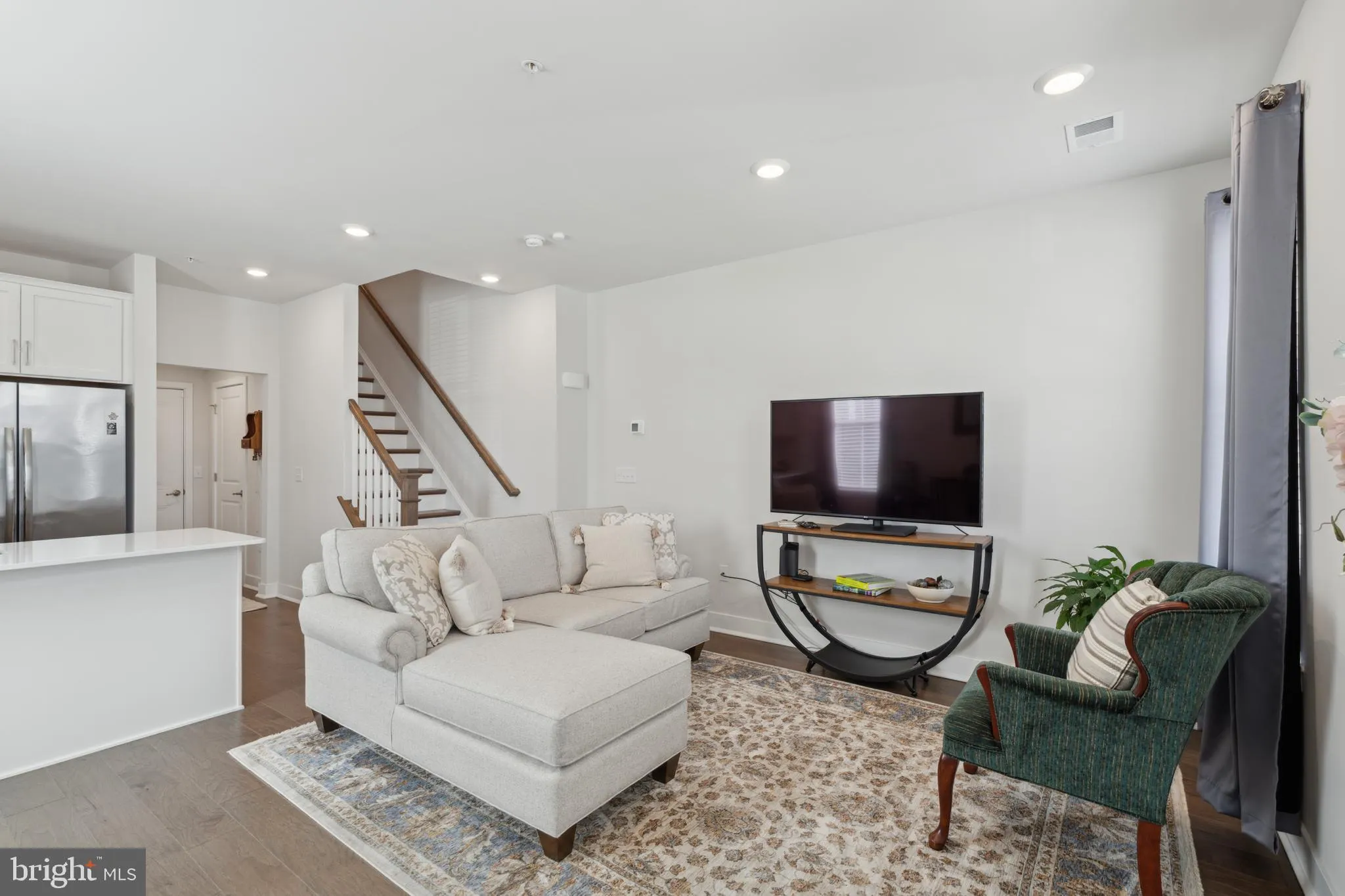 Phoenixville, Pennsylvania 19460, United States, 2 Bedrooms Bedrooms, ,2 BathroomsBathrooms,Residential,Active,76733