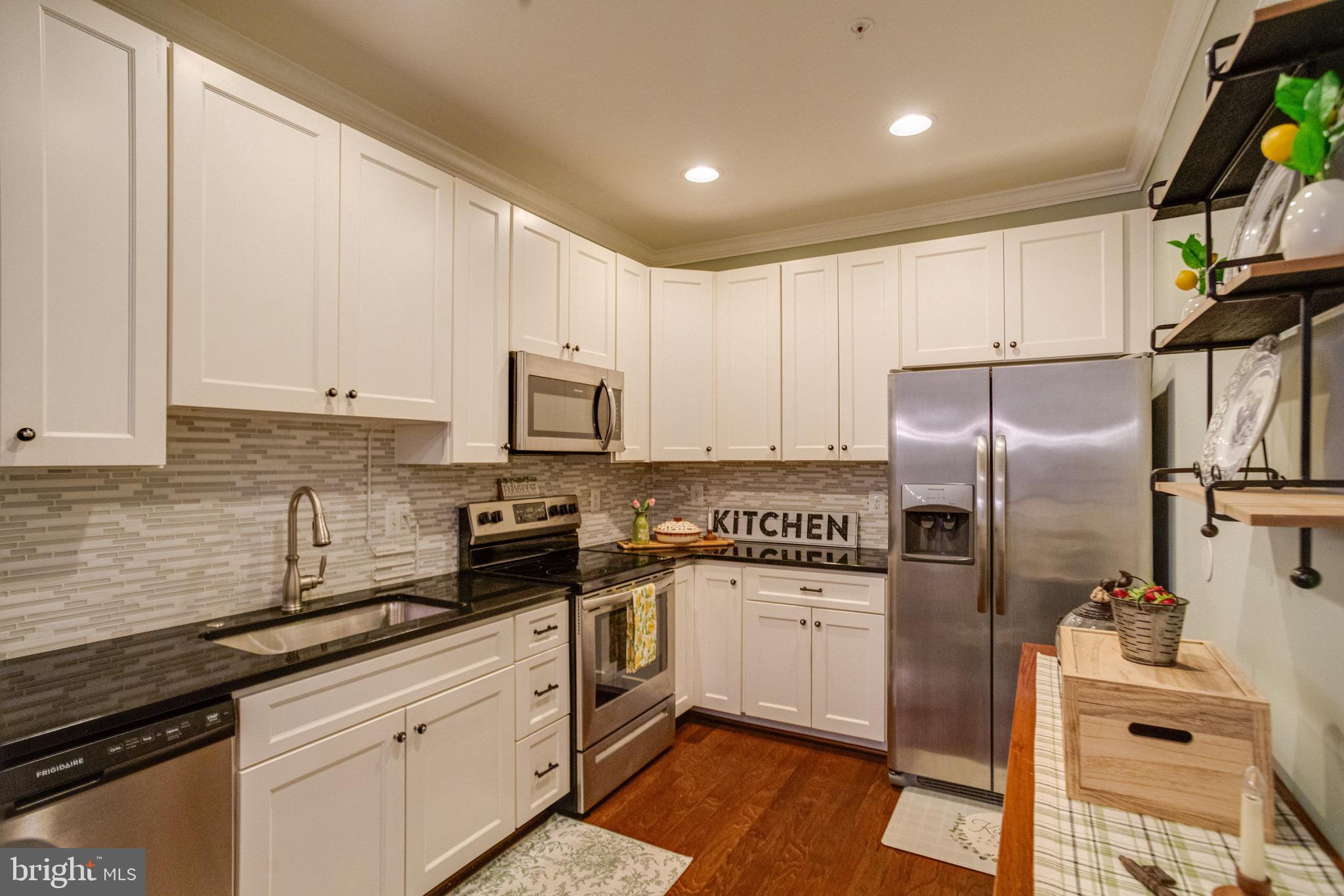 MACPHAIL WOODS - Residential