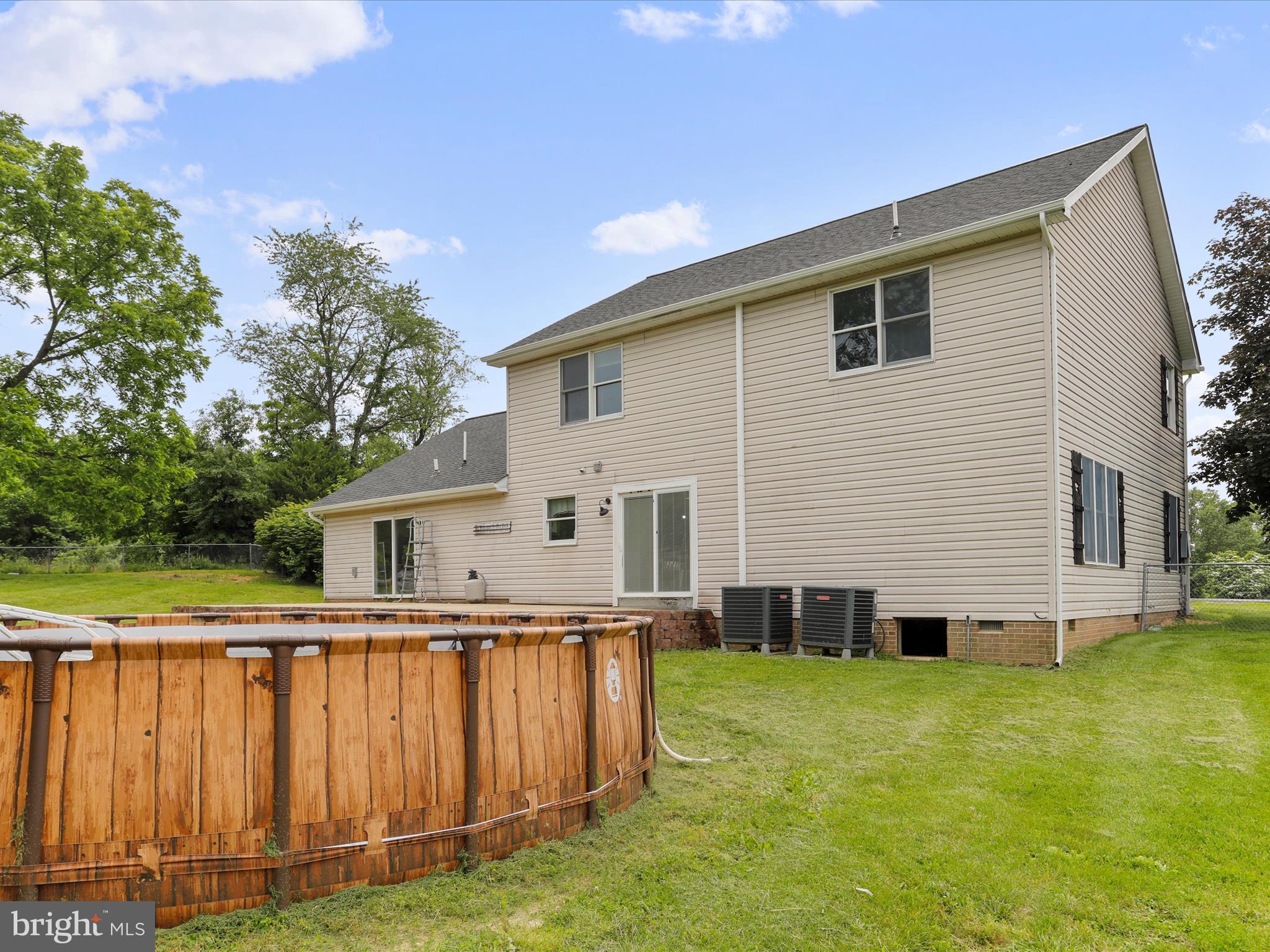 FORT HILL FARMS - Residential