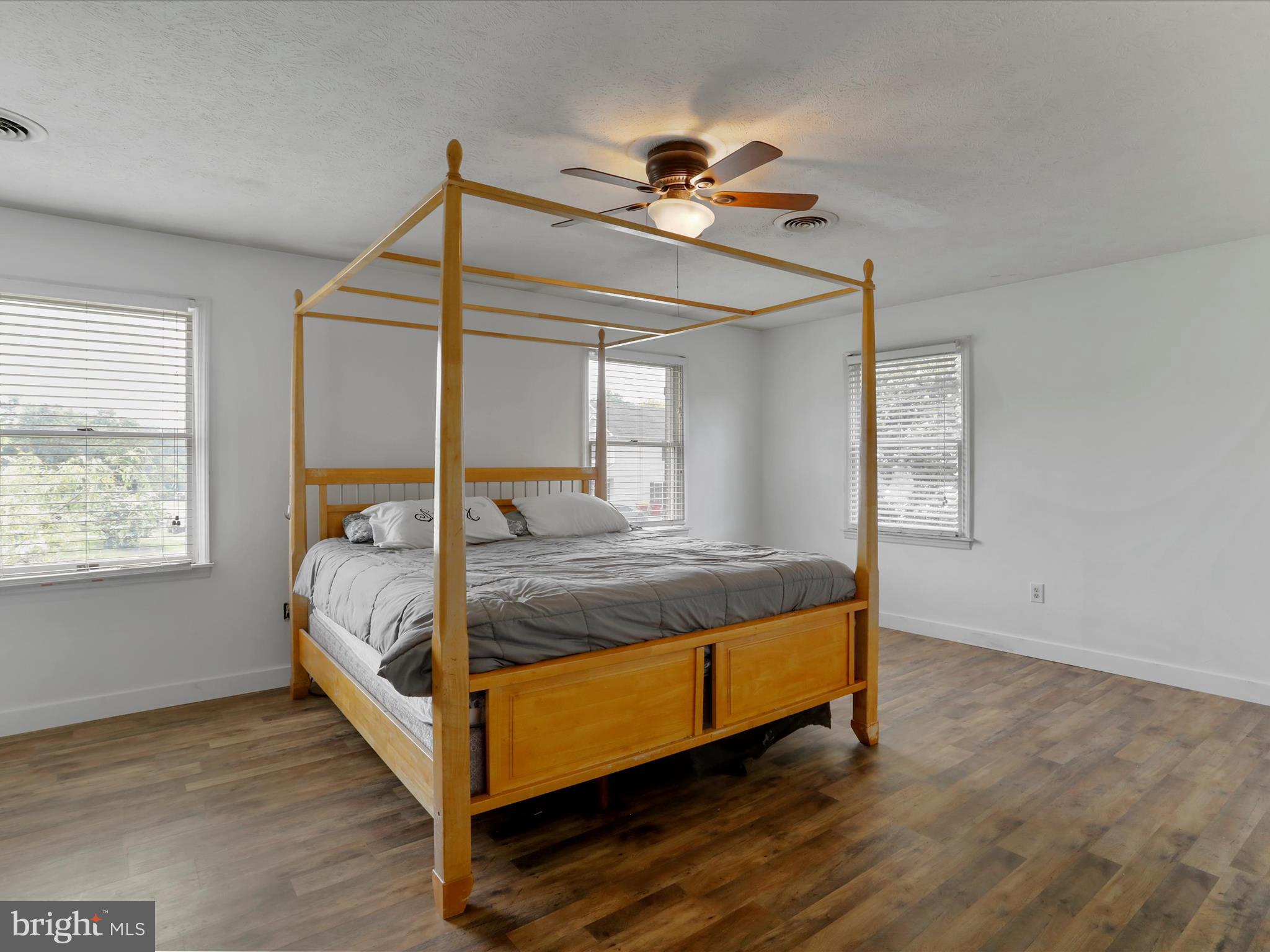 FORT HILL FARMS - Residential