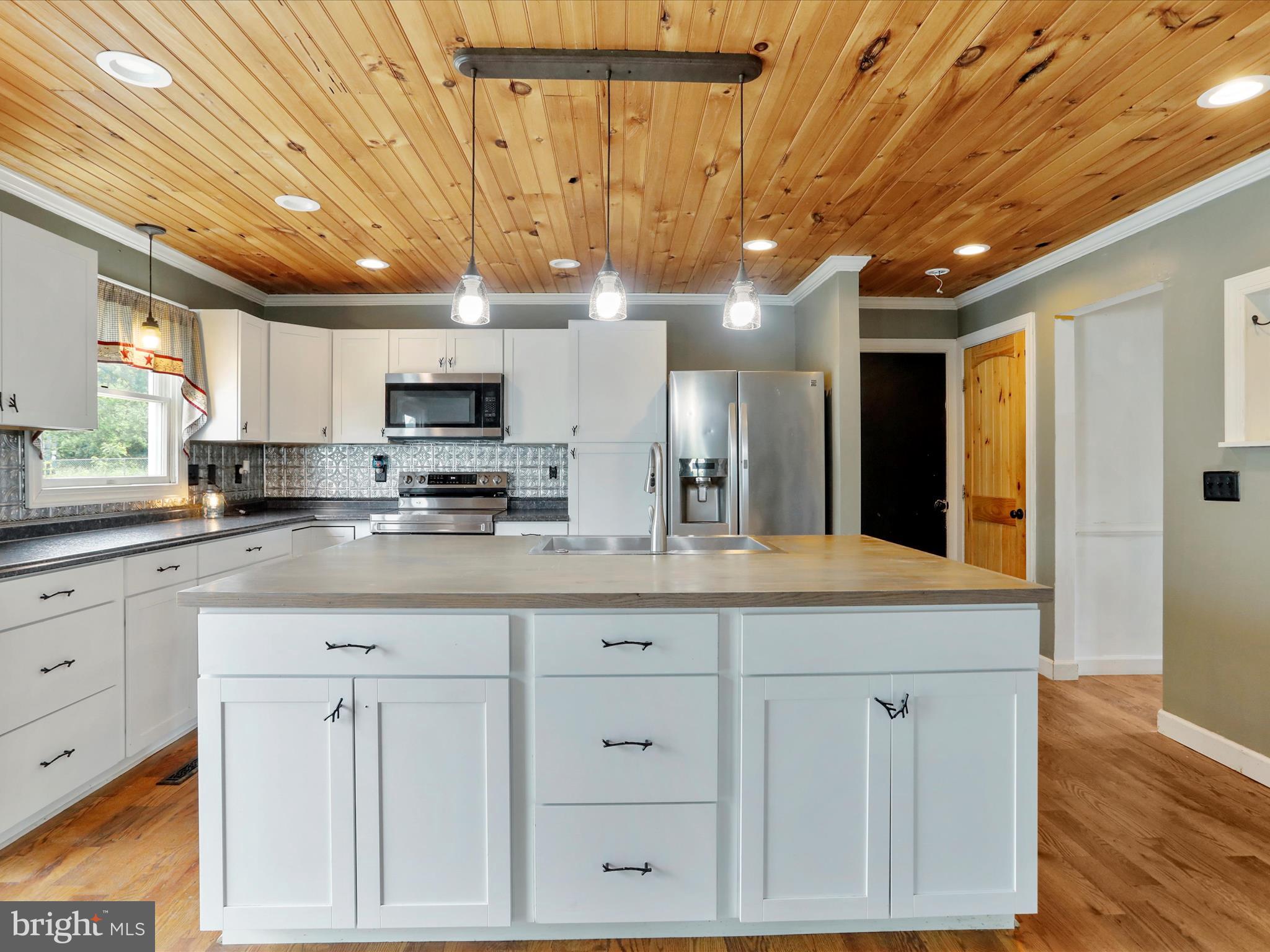 FORT HILL FARMS - Residential