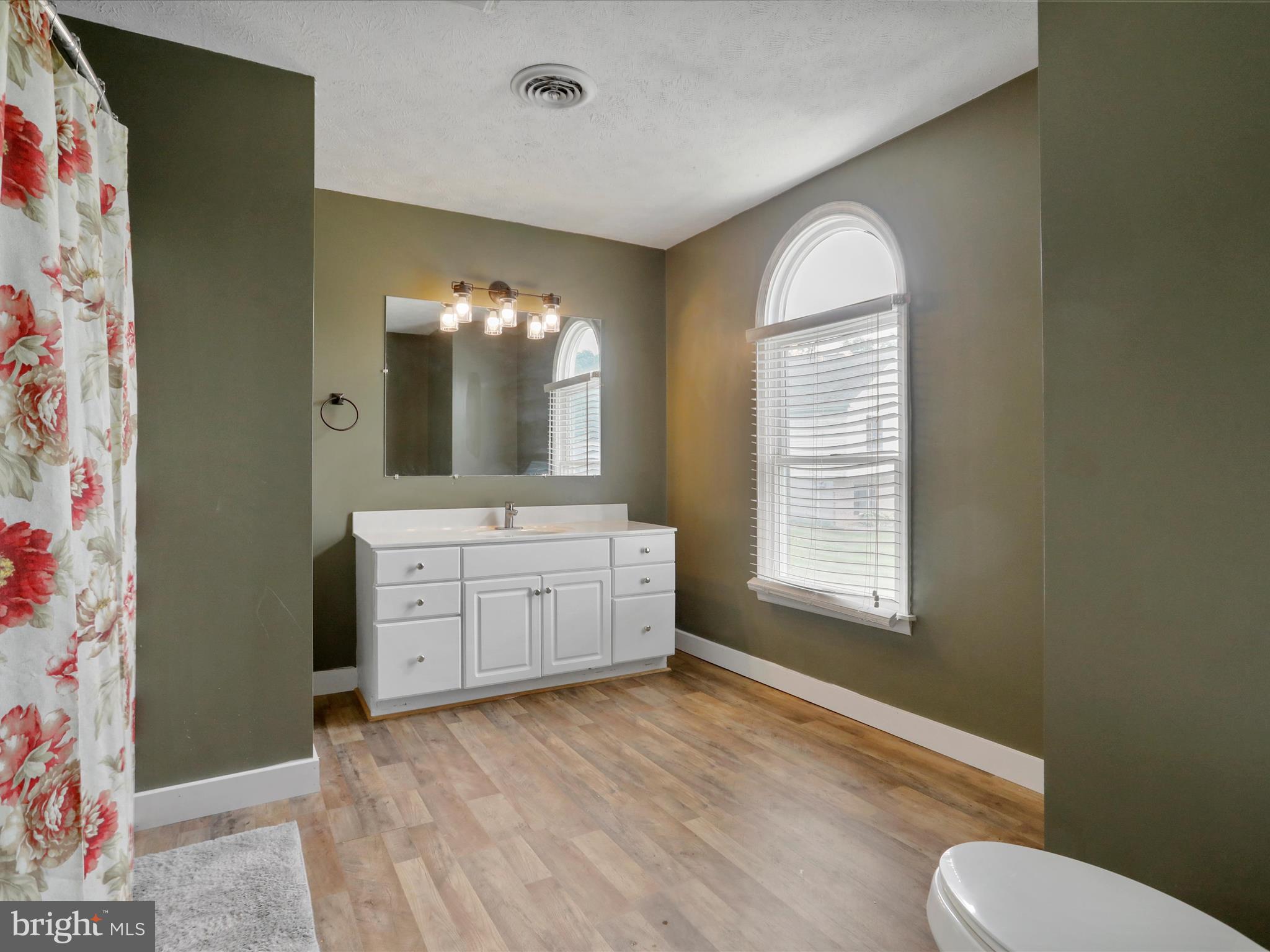 FORT HILL FARMS - Residential