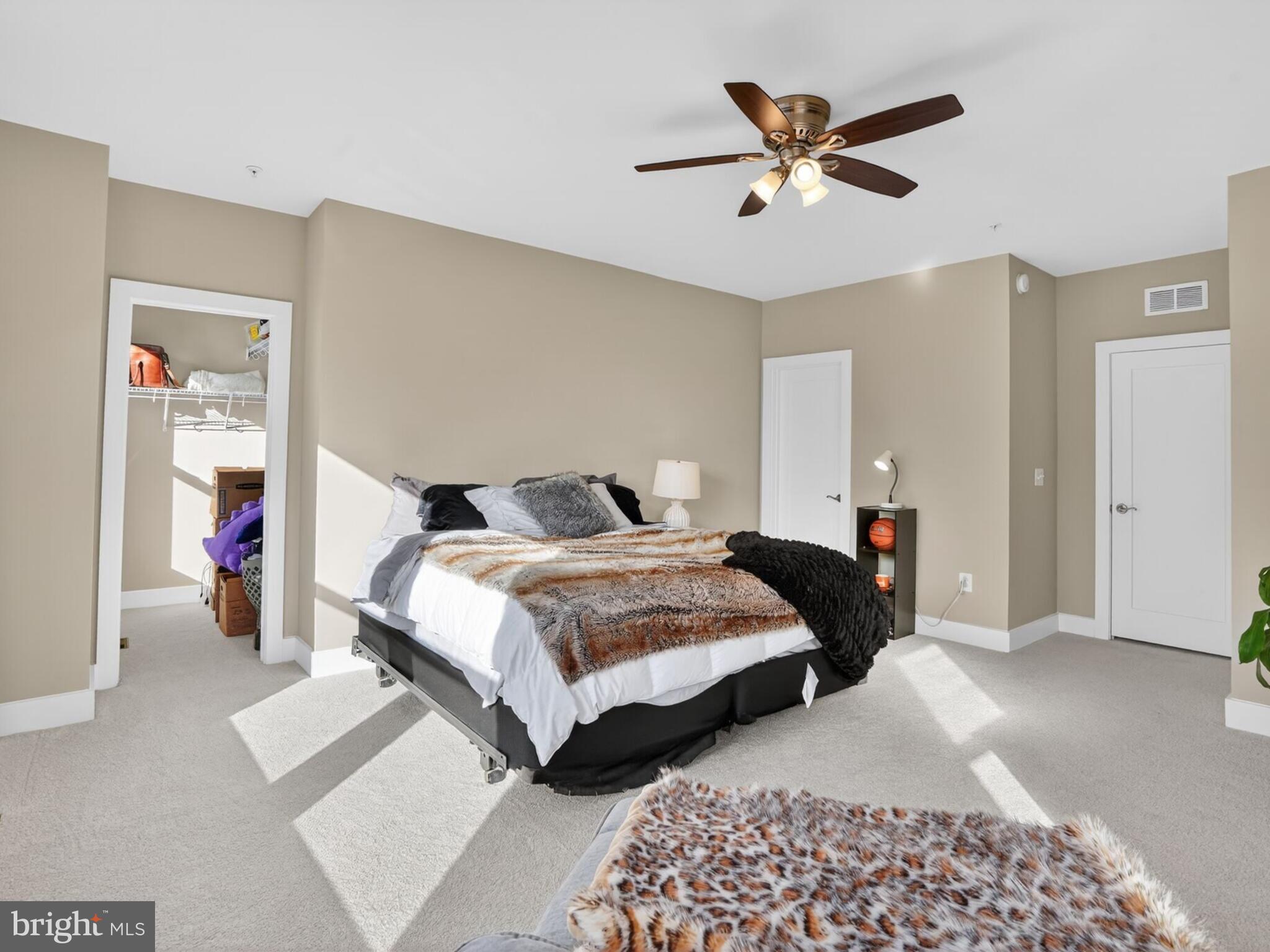 METRO SQUARE - Residential