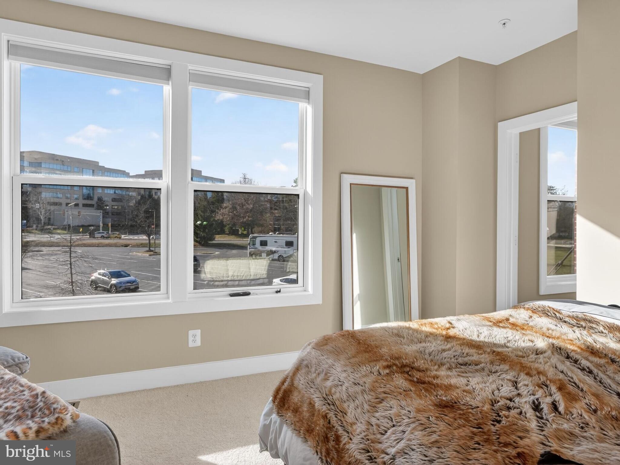 METRO SQUARE - Residential