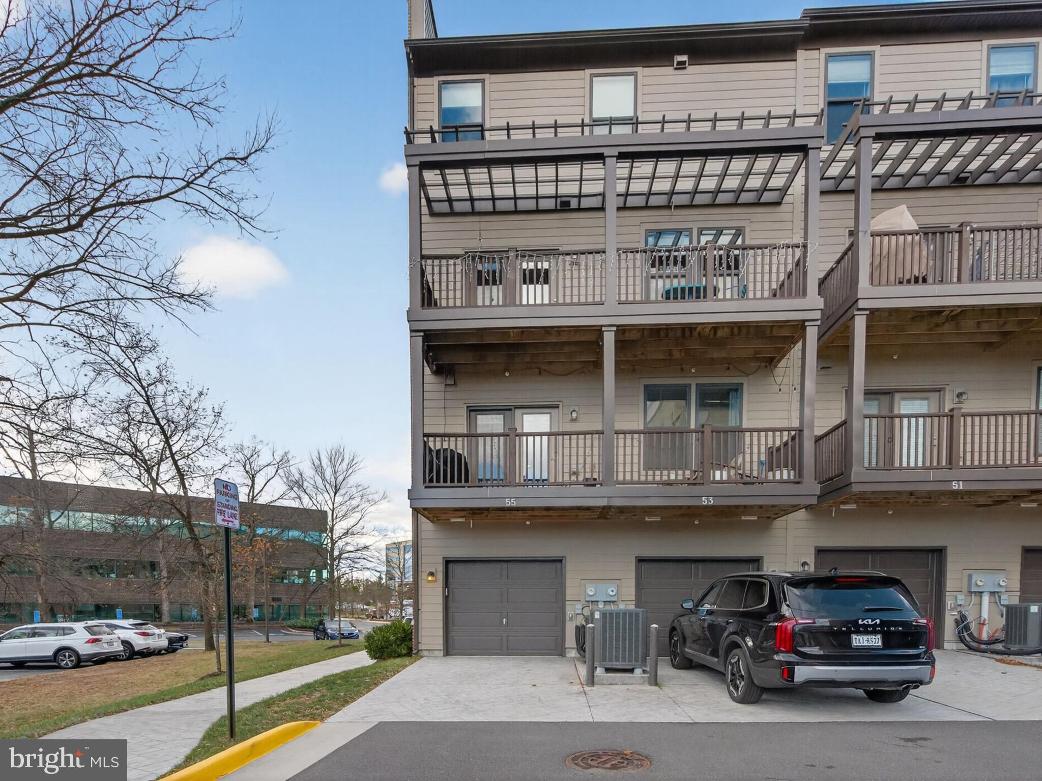 METRO SQUARE - Residential