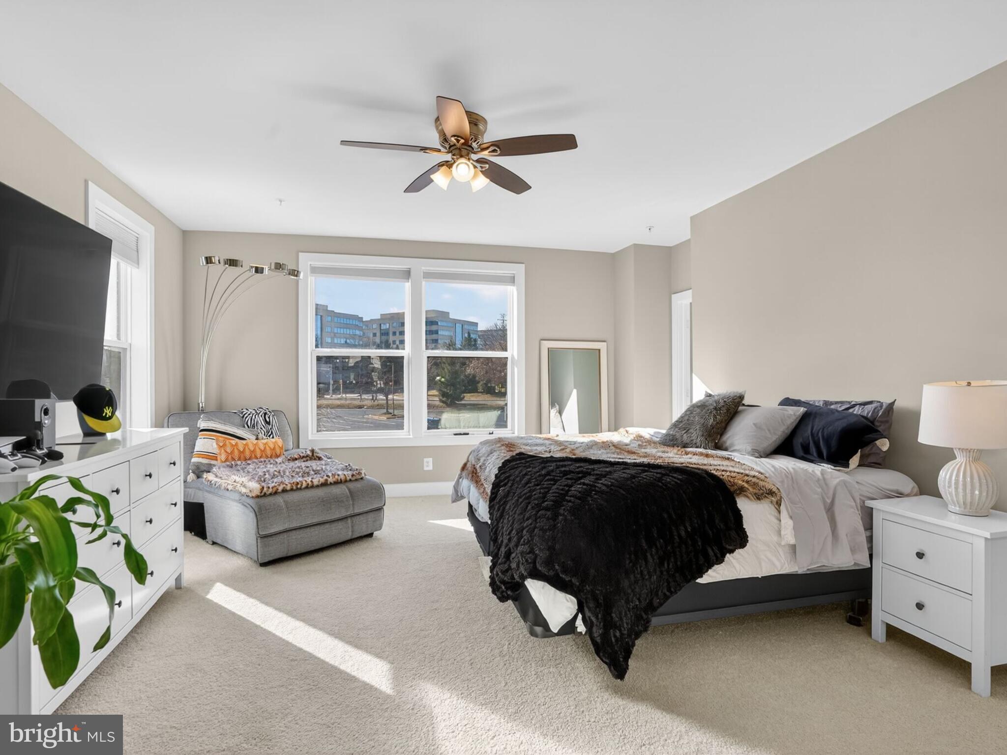 METRO SQUARE - Residential