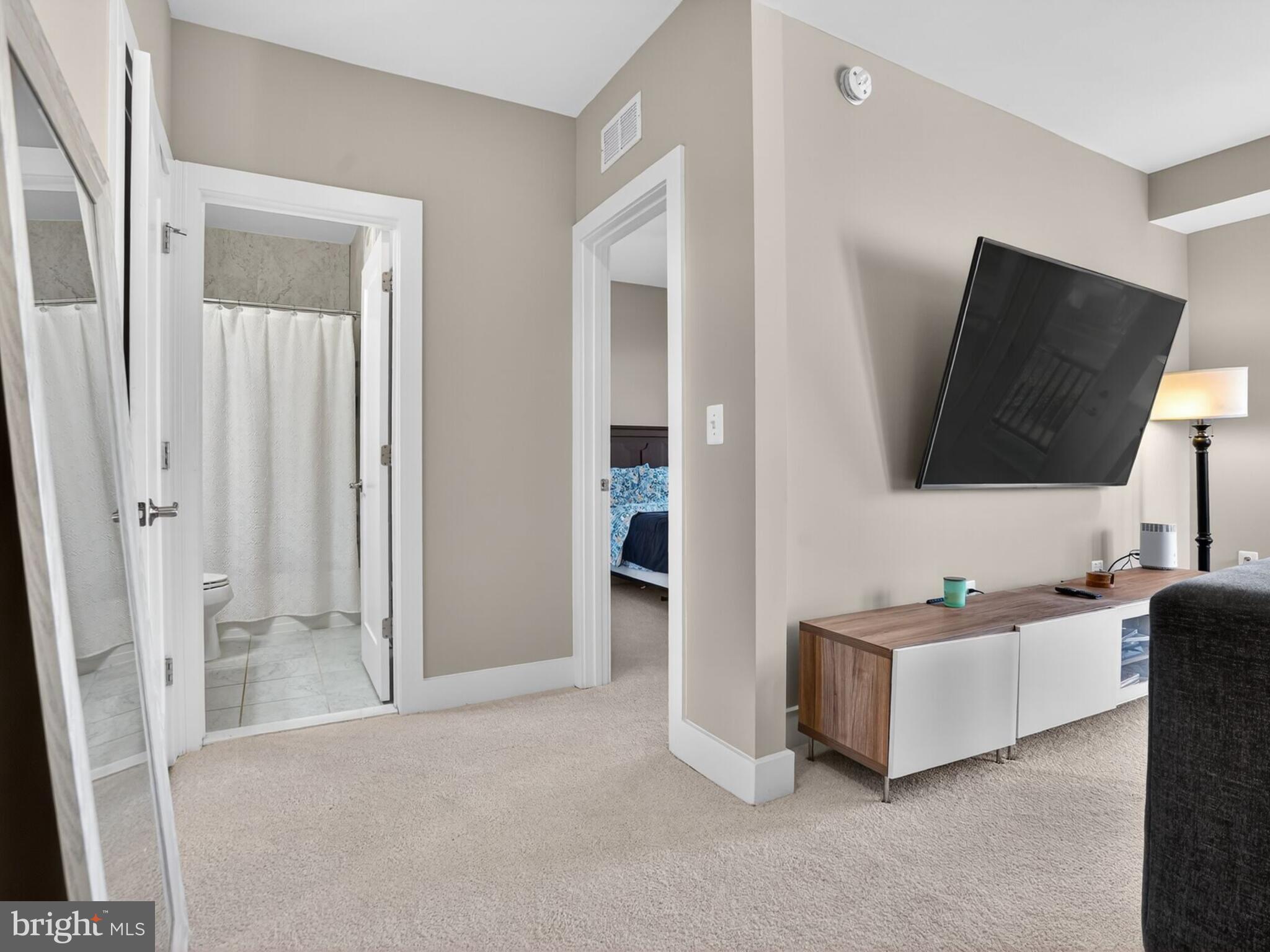 METRO SQUARE - Residential