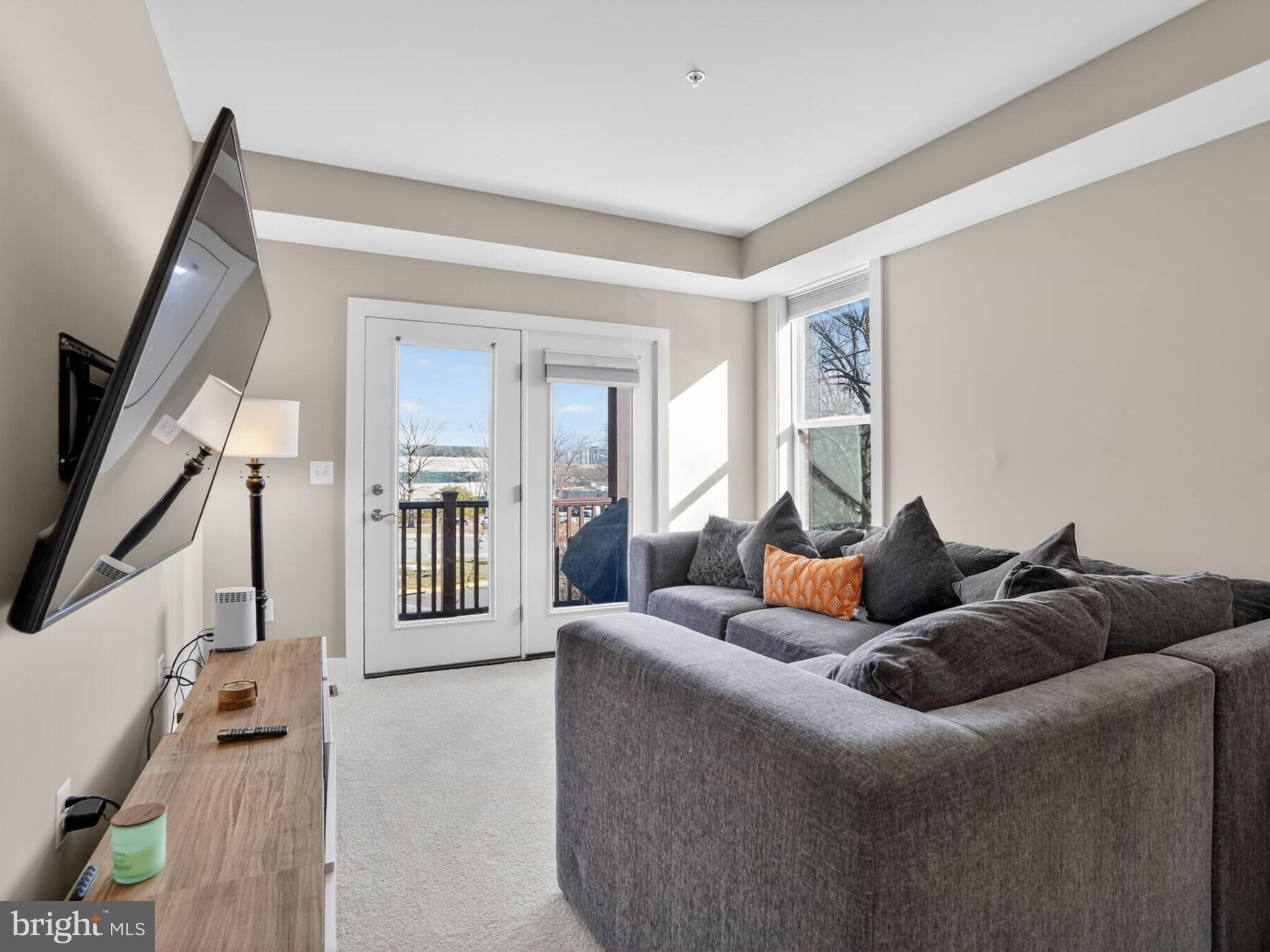 METRO SQUARE - Residential