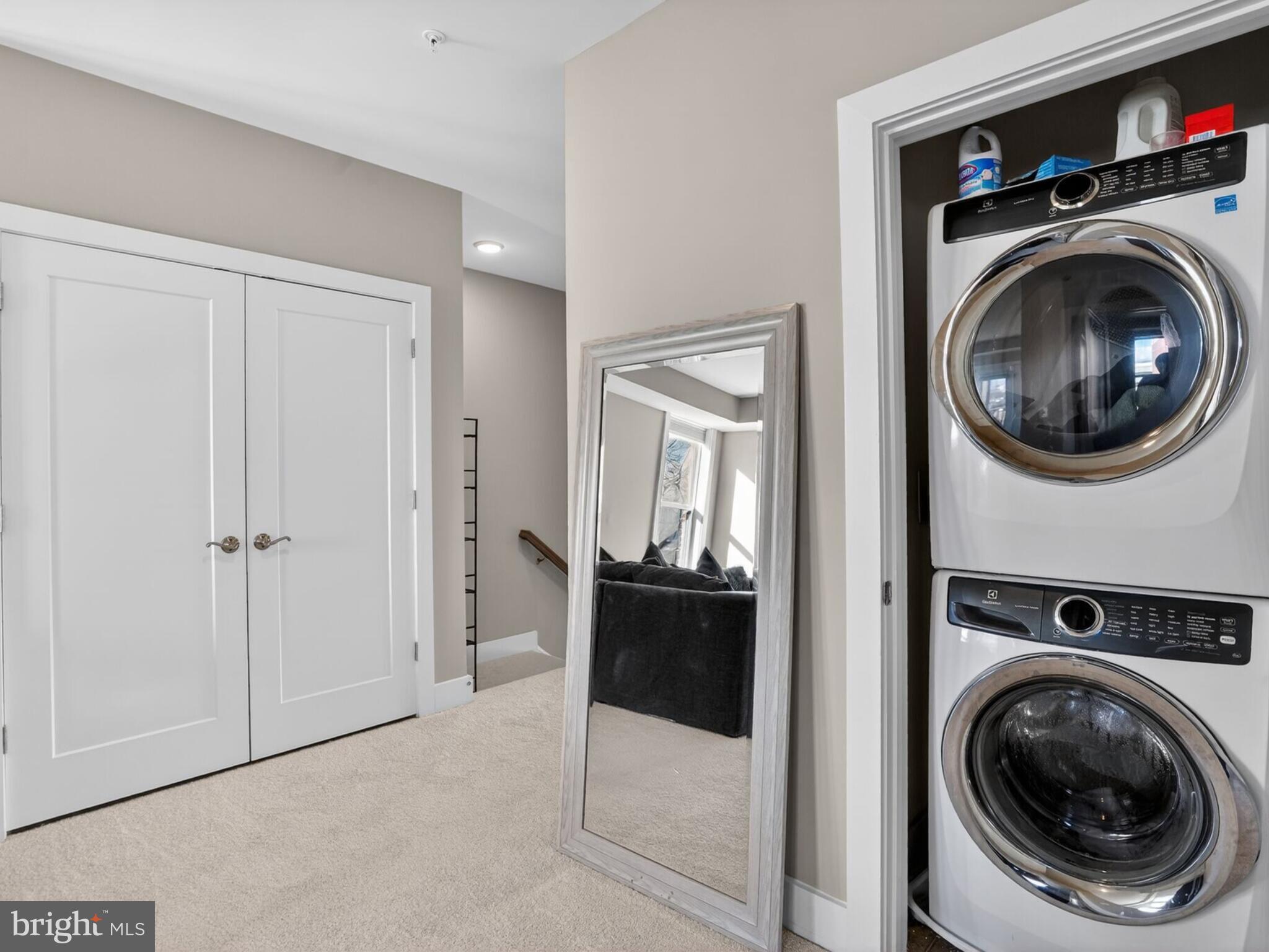 METRO SQUARE - Residential