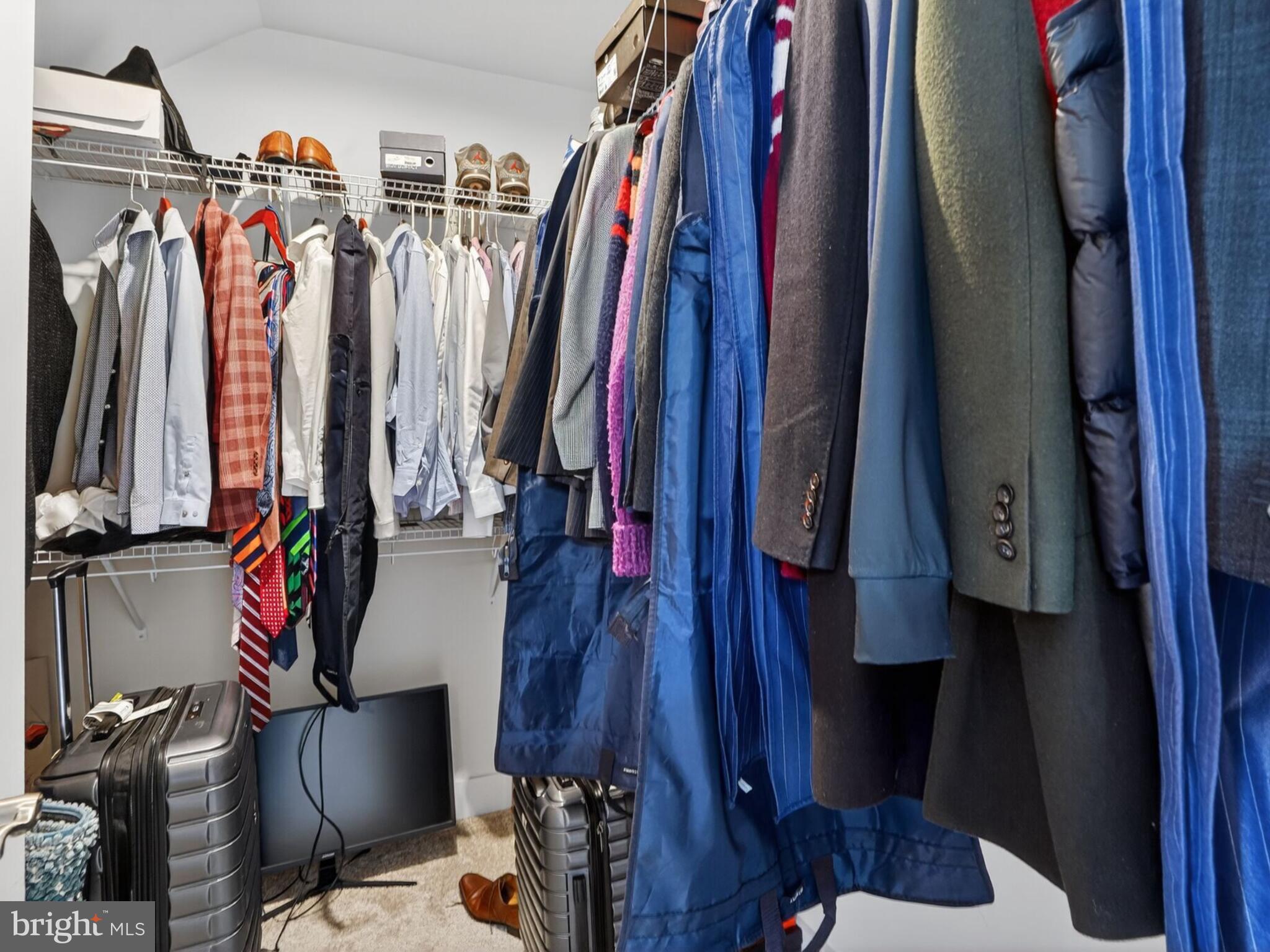 METRO SQUARE - Residential