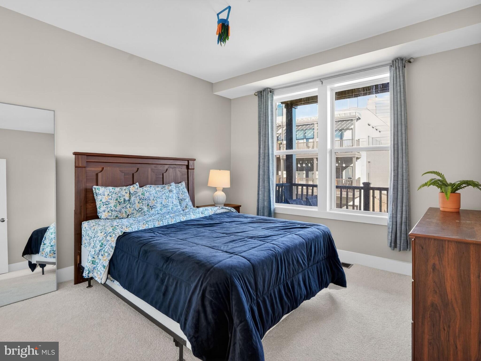 METRO SQUARE - Residential