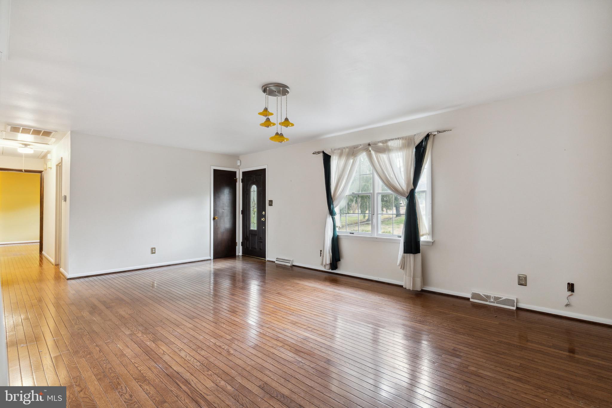 RED HILL - Residential