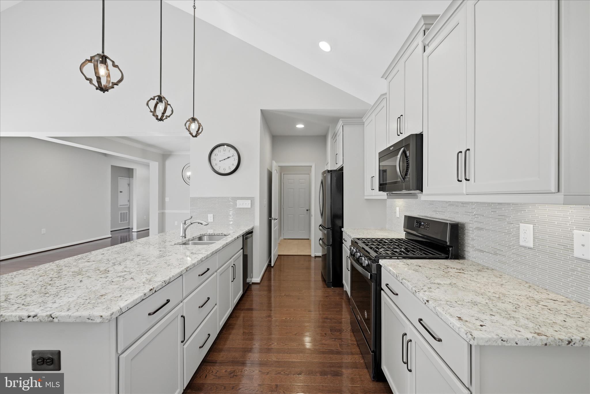 CEDAR MEADOWS - Residential