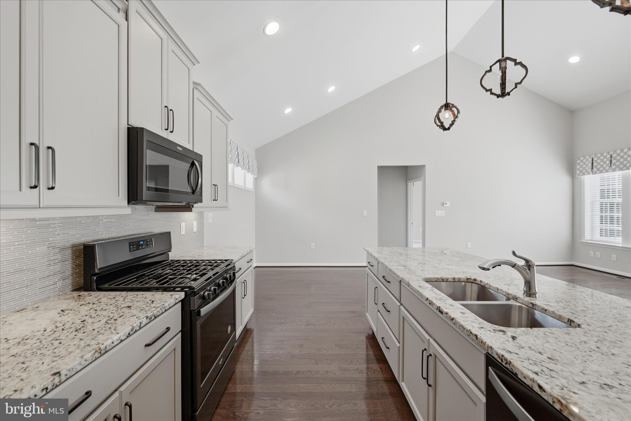 CEDAR MEADOWS - Residential