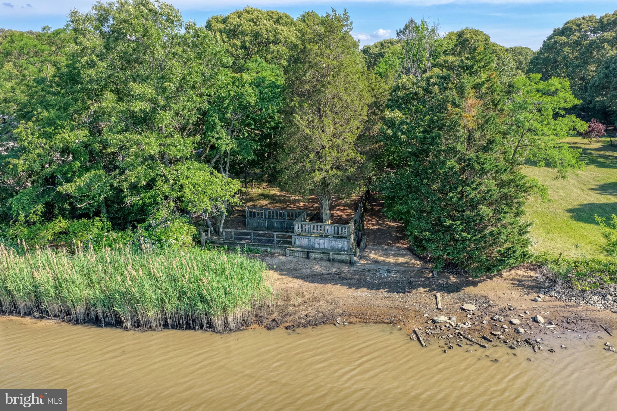 DUCKS NECK - Residential