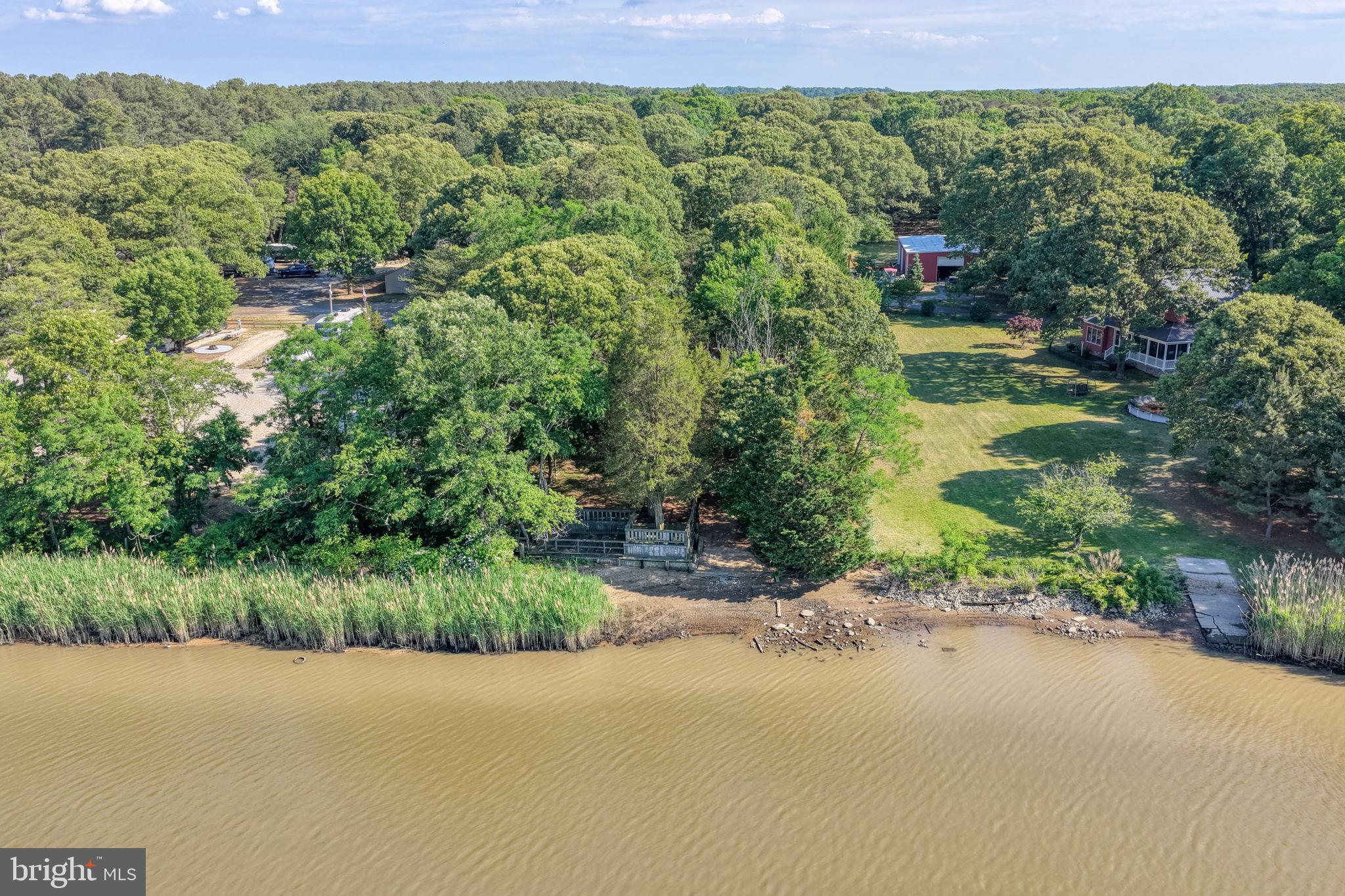 DUCKS NECK - Residential