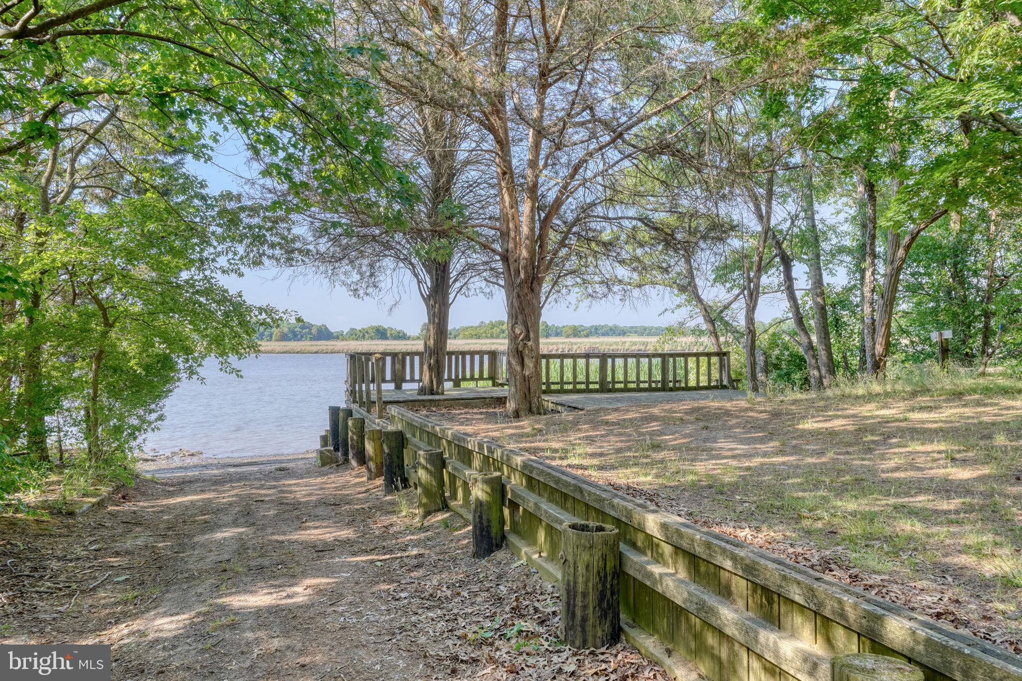 DUCKS NECK - Residential
