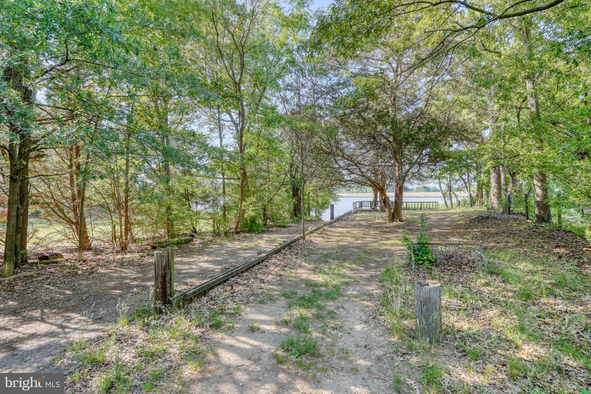 DUCKS NECK - Residential