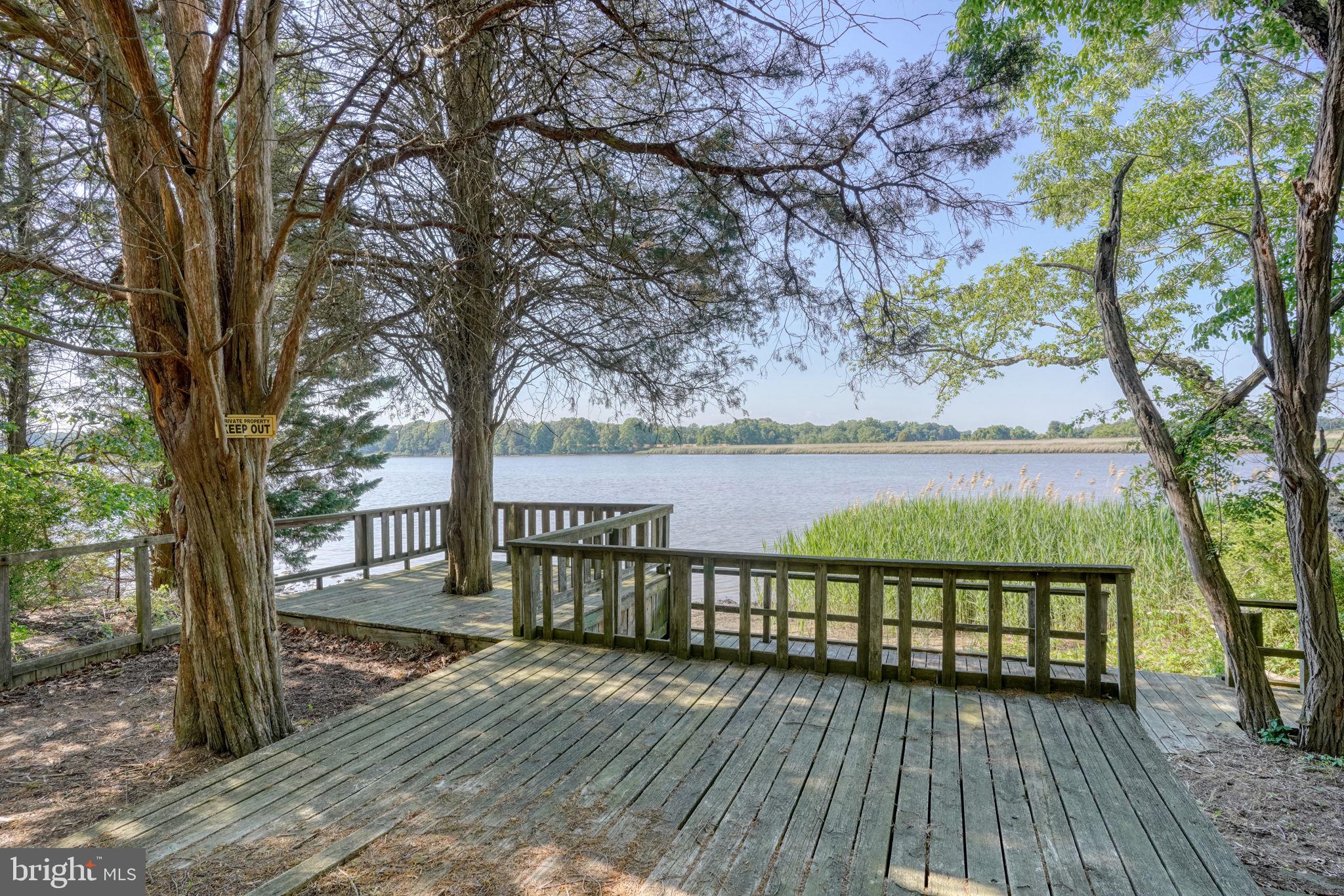 DUCKS NECK - Residential