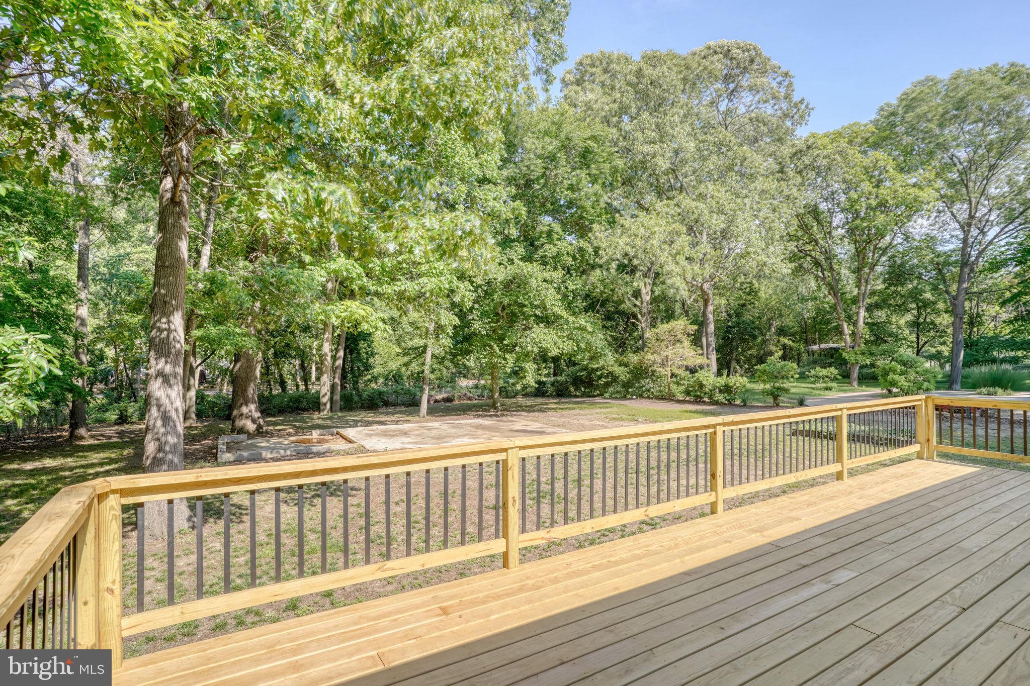 DUCKS NECK - Residential