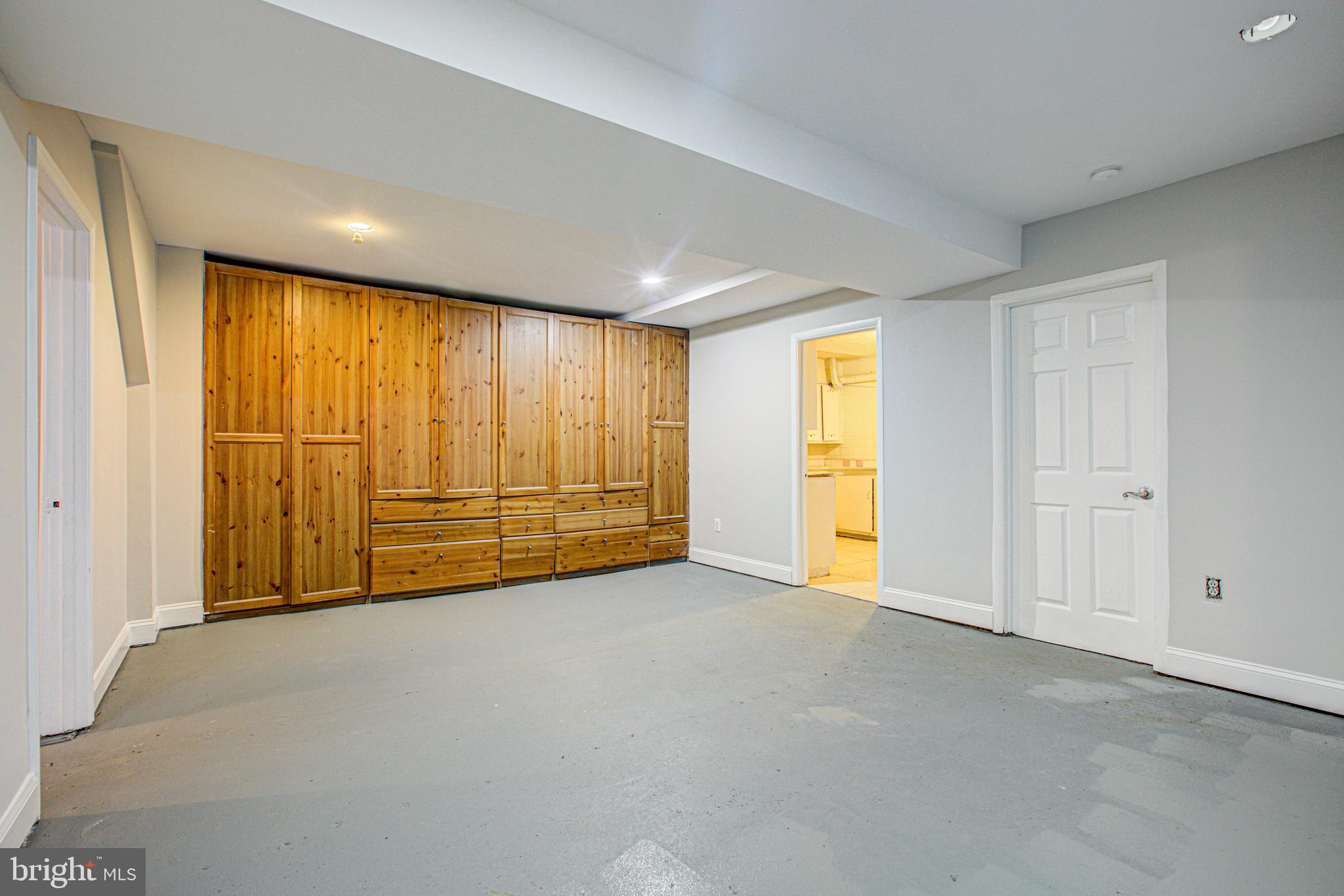 COOL SPRING - Residential