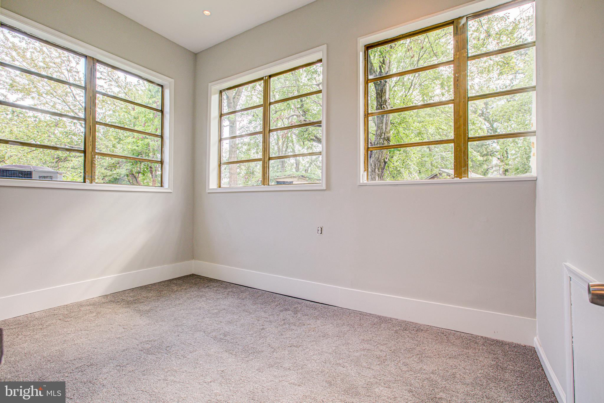 COOL SPRING - Residential