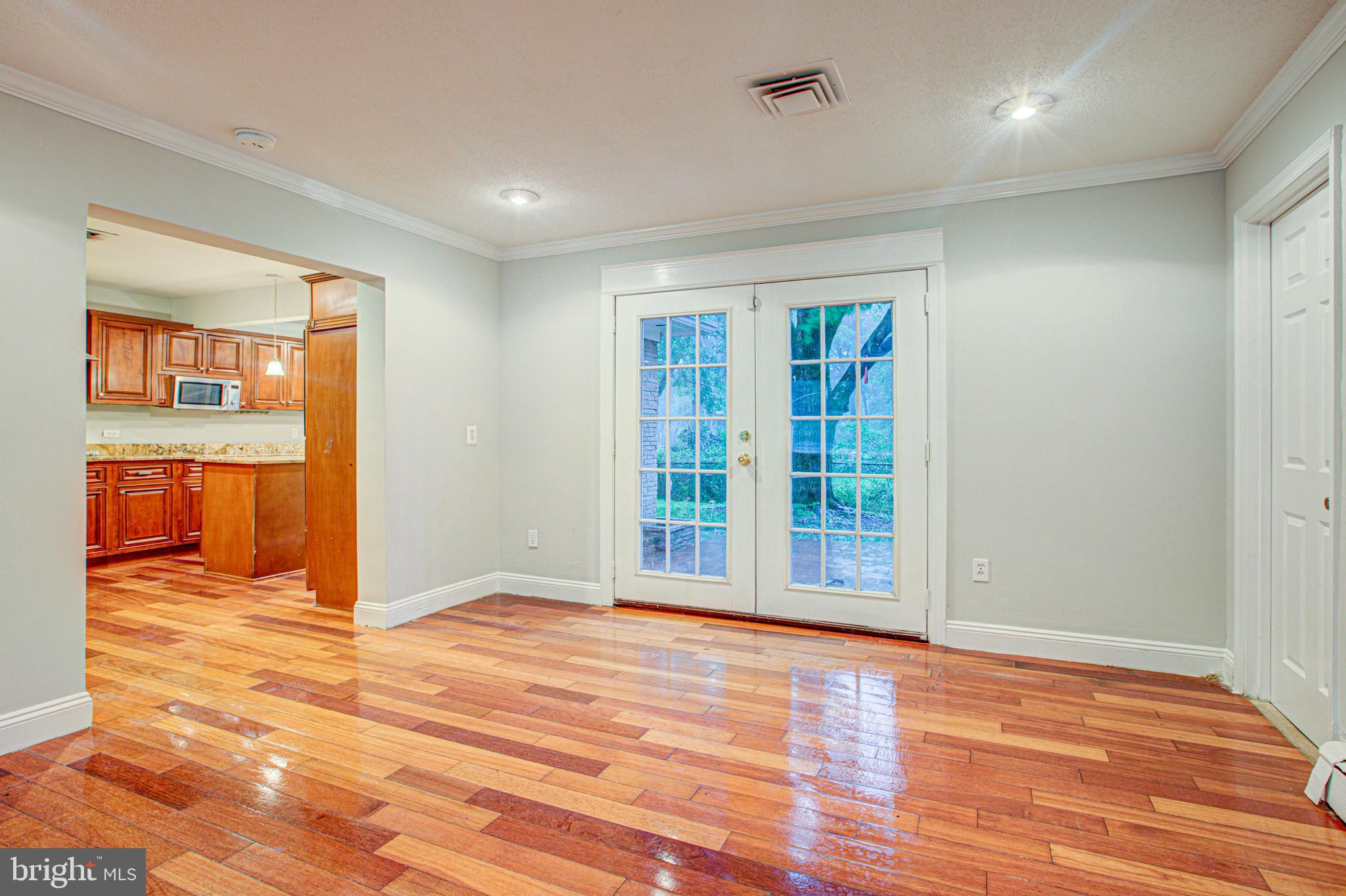 COOL SPRING - Residential