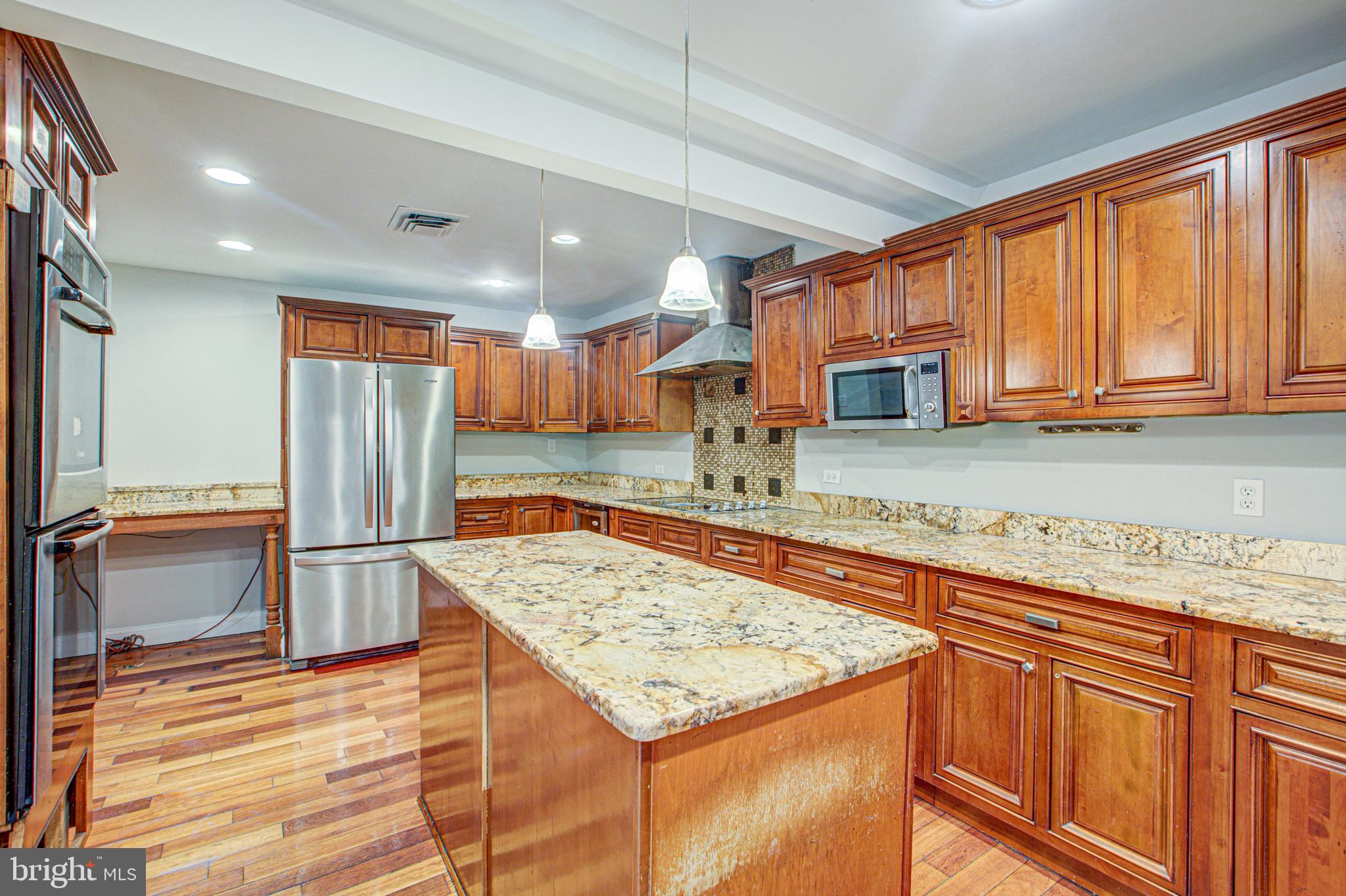 COOL SPRING - Residential