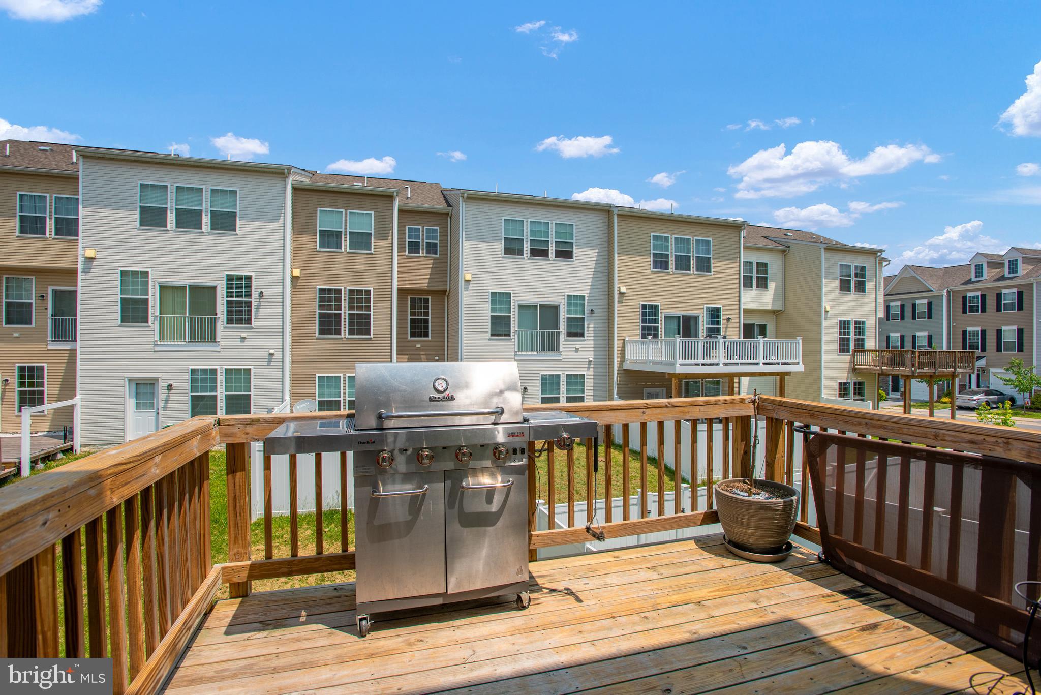 THE TOWNES AT TASKER - Residential