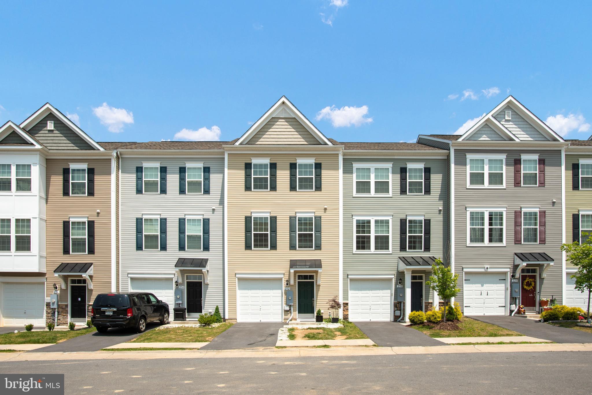 THE TOWNES AT TASKER - Residential