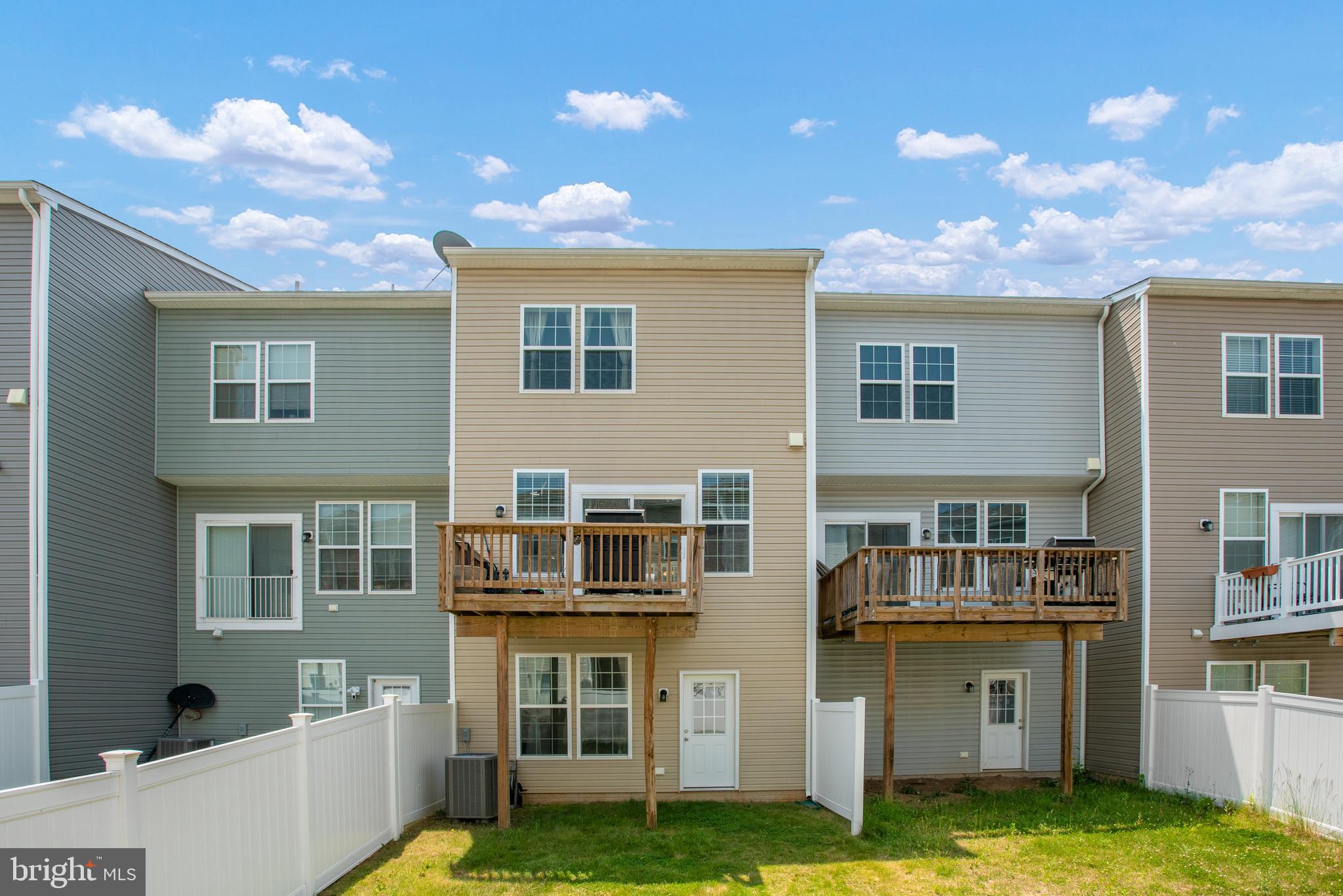 THE TOWNES AT TASKER - Residential