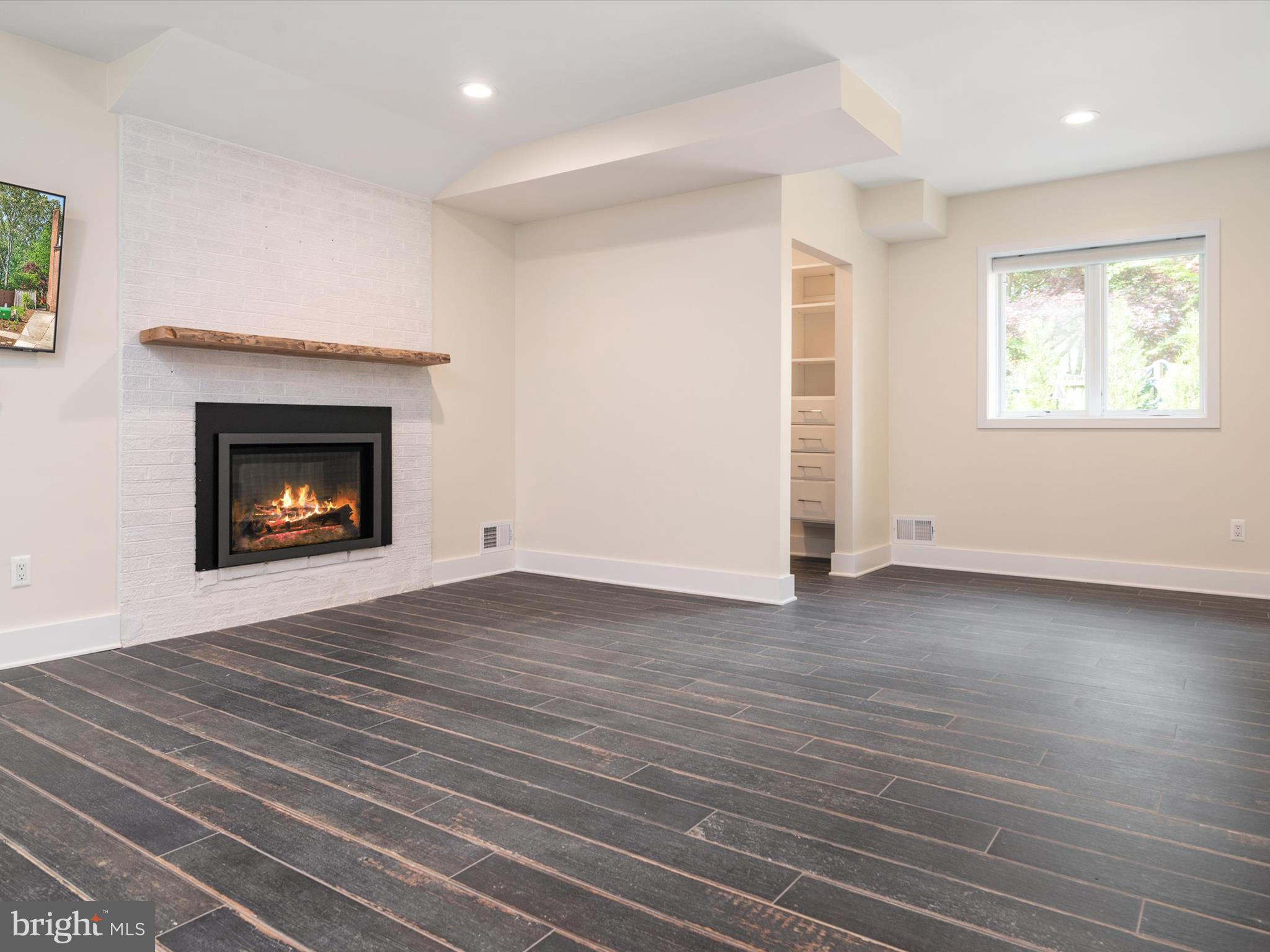 VILLAGE OF SEVERNA PARK - Residential Lease