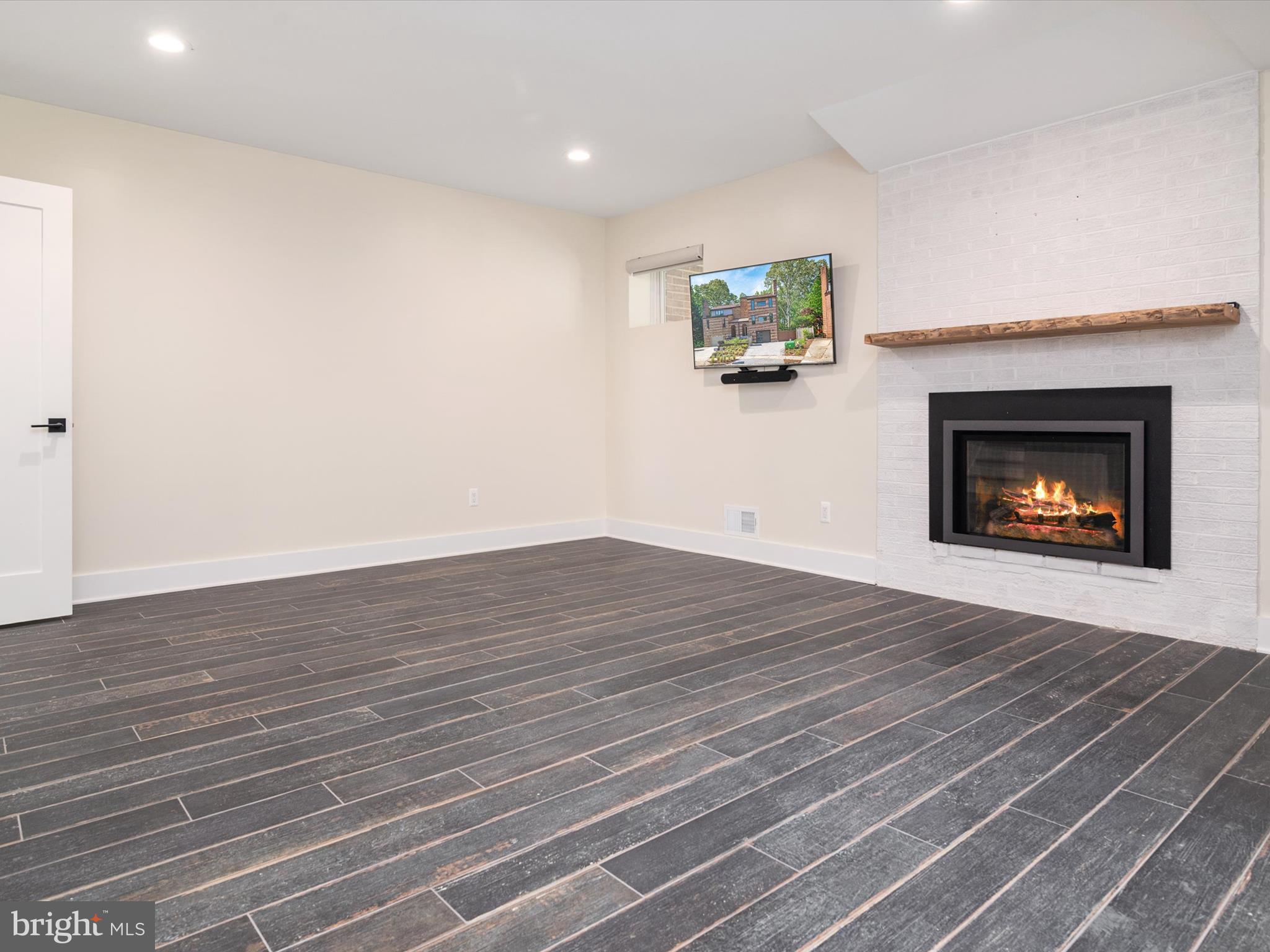 VILLAGE OF SEVERNA PARK - Residential Lease